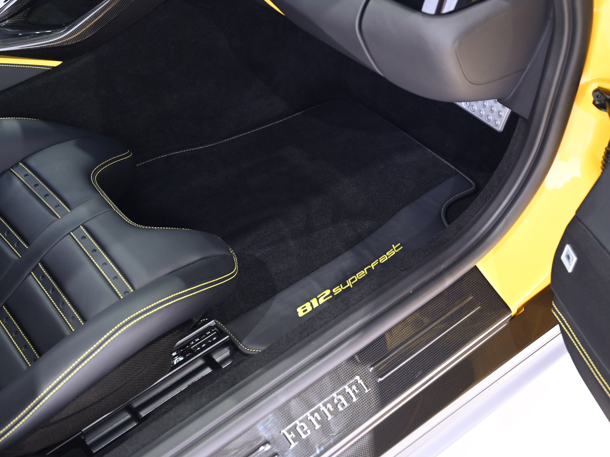 2019 Ferrari 812 Superfast — Photo 20 / 24