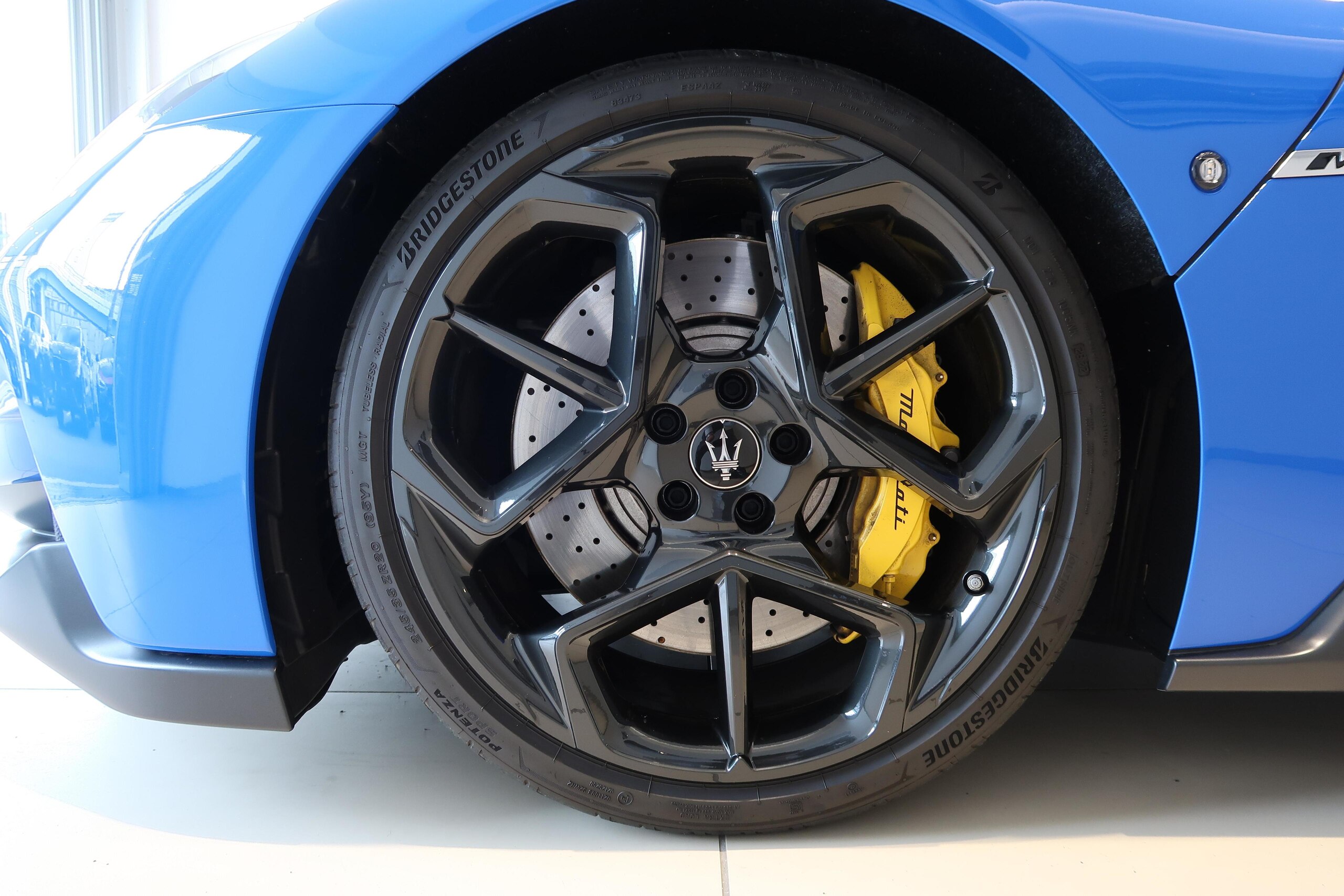 2023 Maserati MC20 — Photo 17 / 19