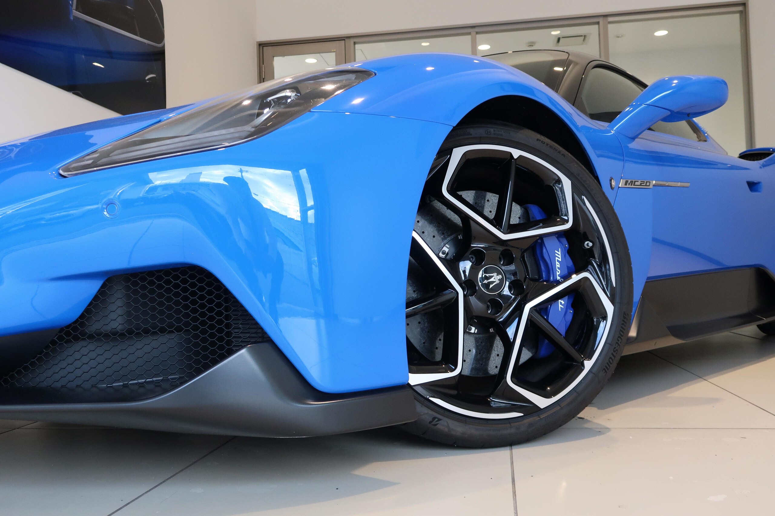 2022 Maserati MC20 — Photo 10 / 24