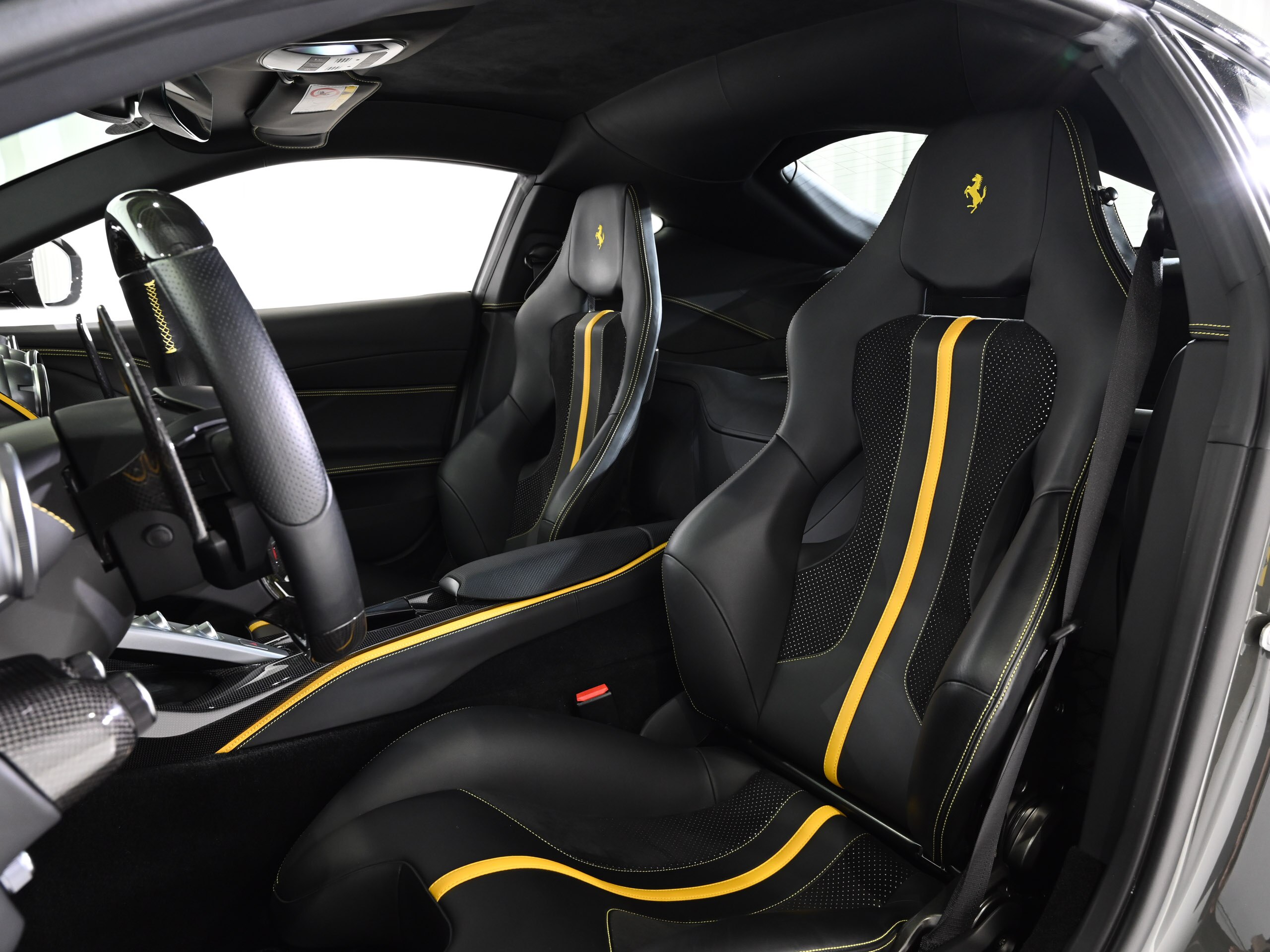 2019 Ferrari 812 Superfast — Photo 7 / 19
