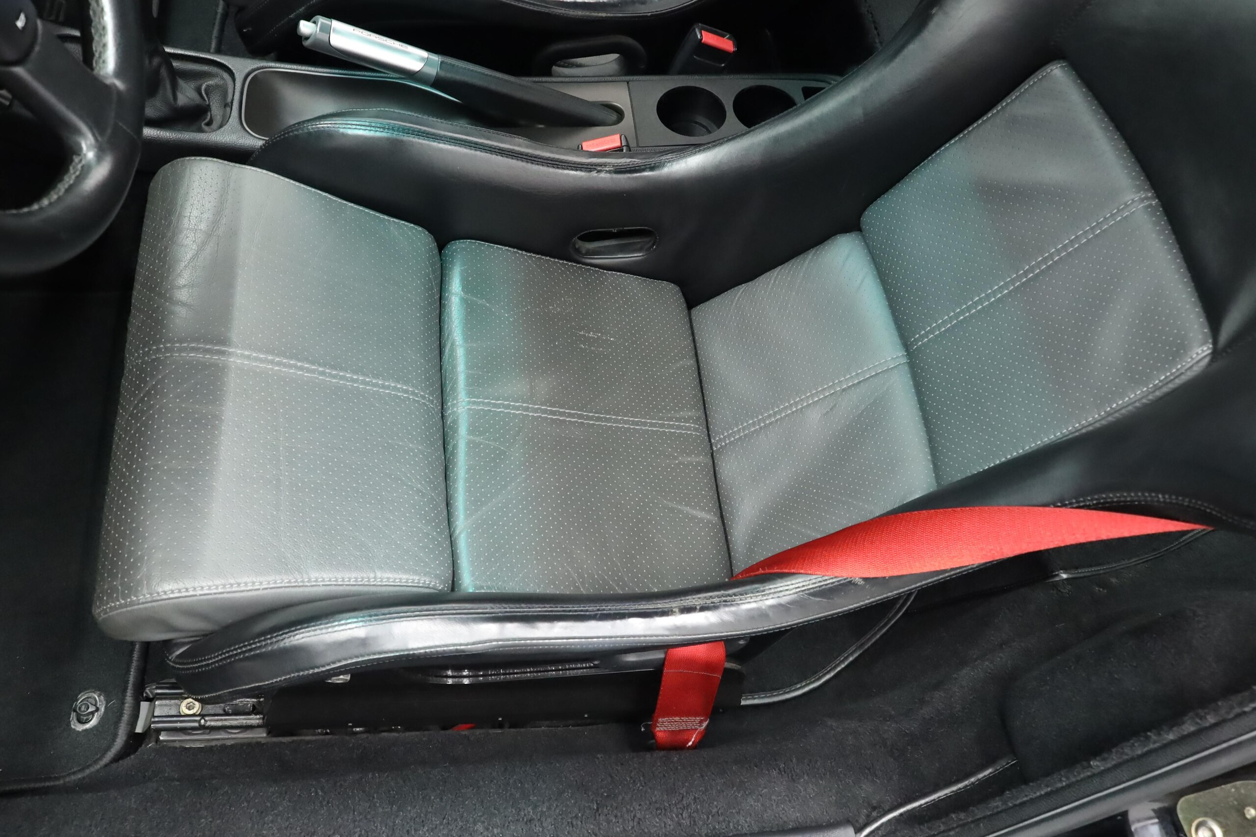 1995 Porsche 911 Carrera RS — Photo 9 / 19