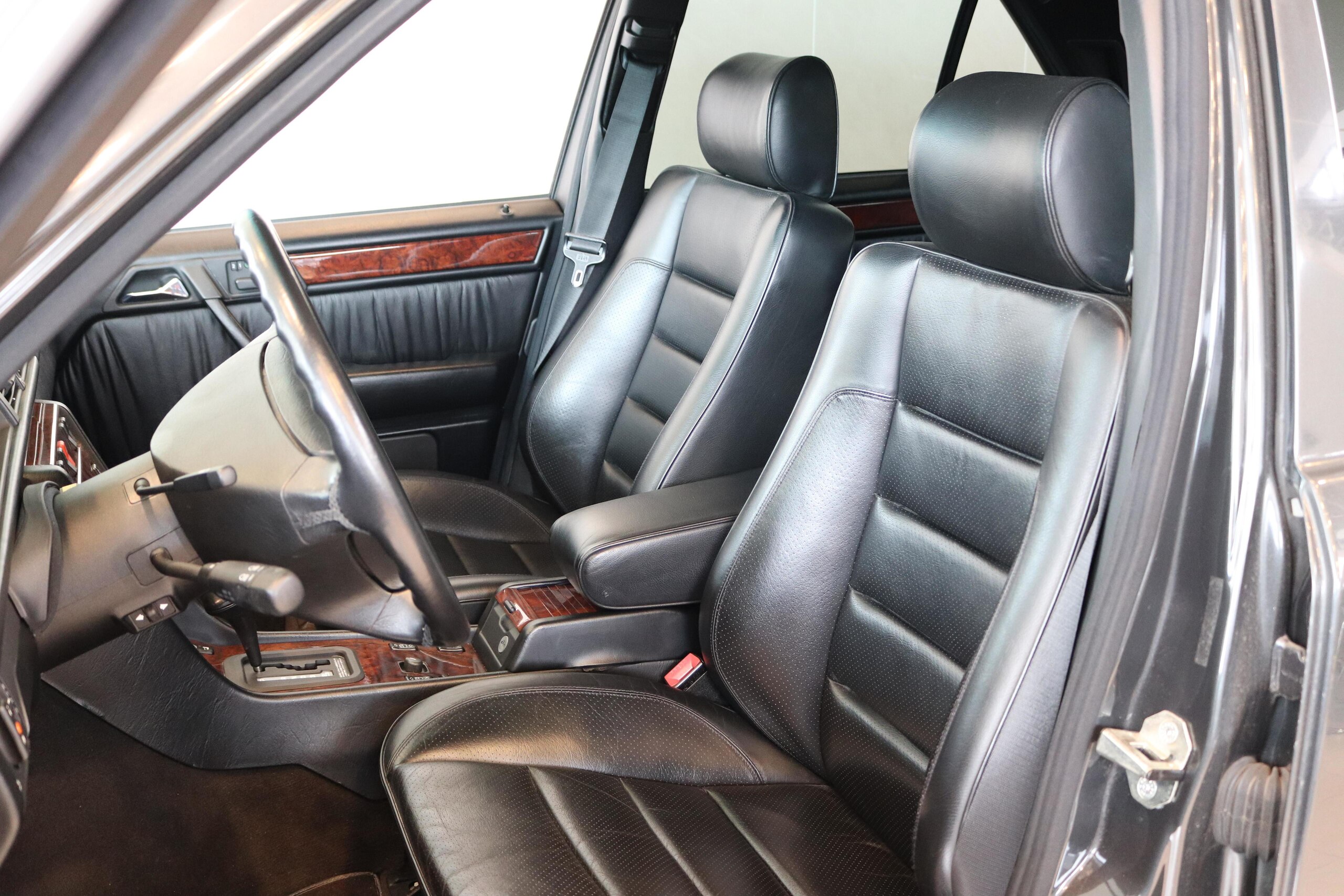 1993 Mercedes Benz E500 — Photo 11 / 21