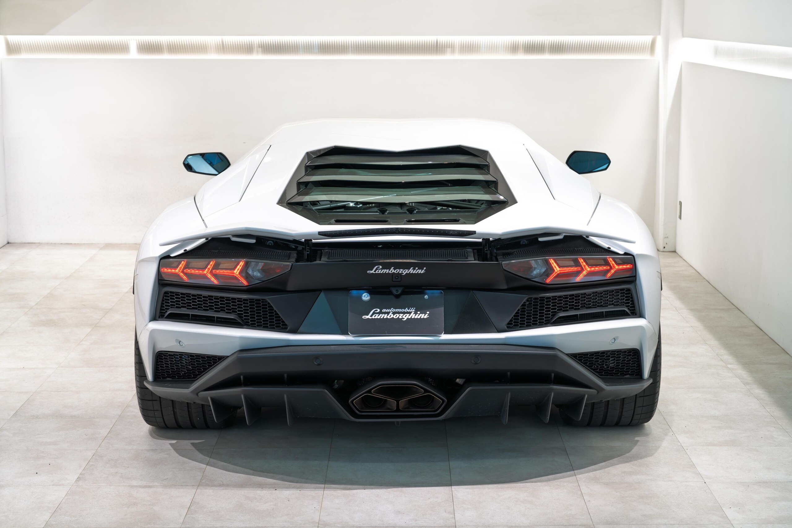 2018 Lamborghini Aventador S — Photo 6 / 26