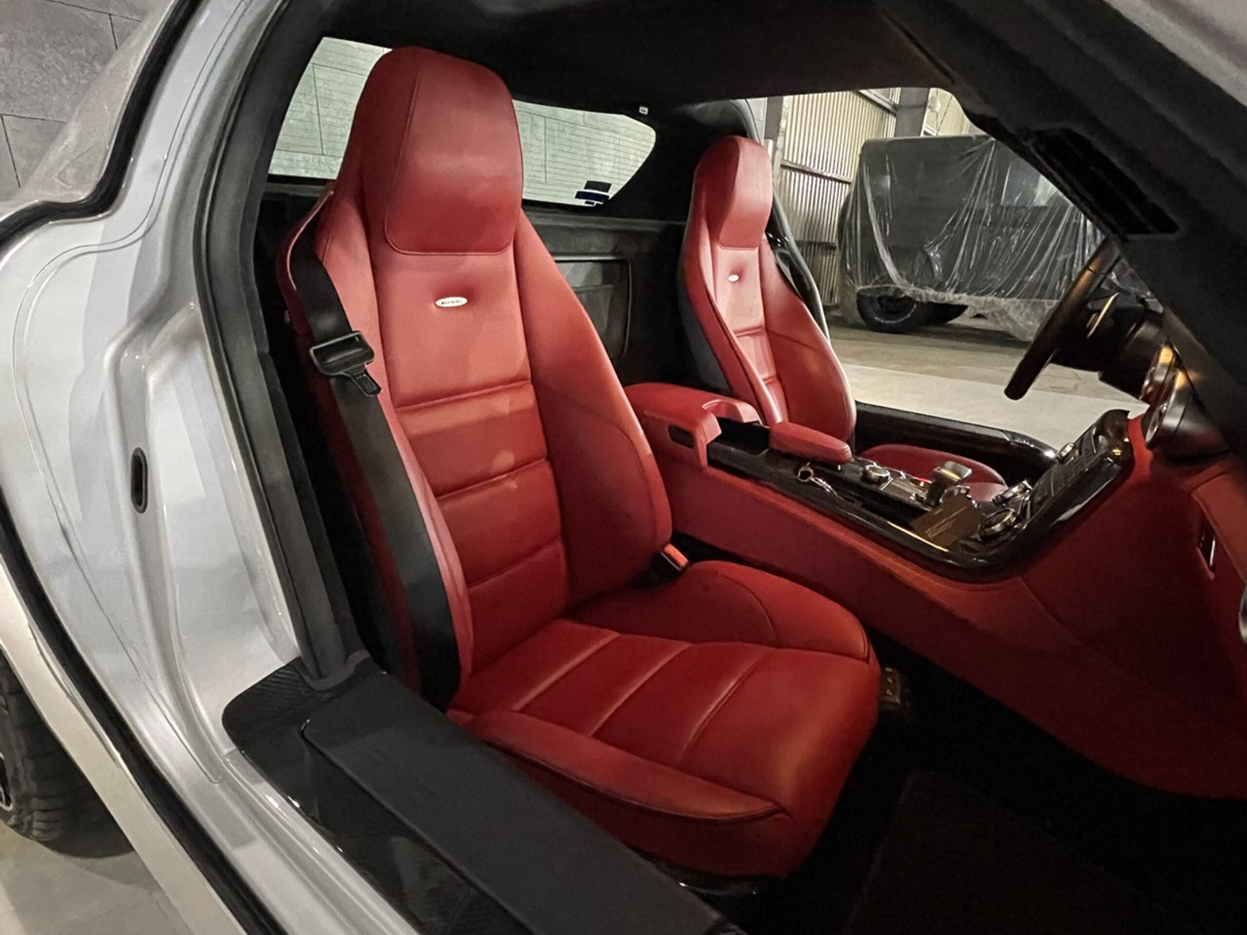 2011 Mercedes Benz SLS AMG — Photo 18 / 23