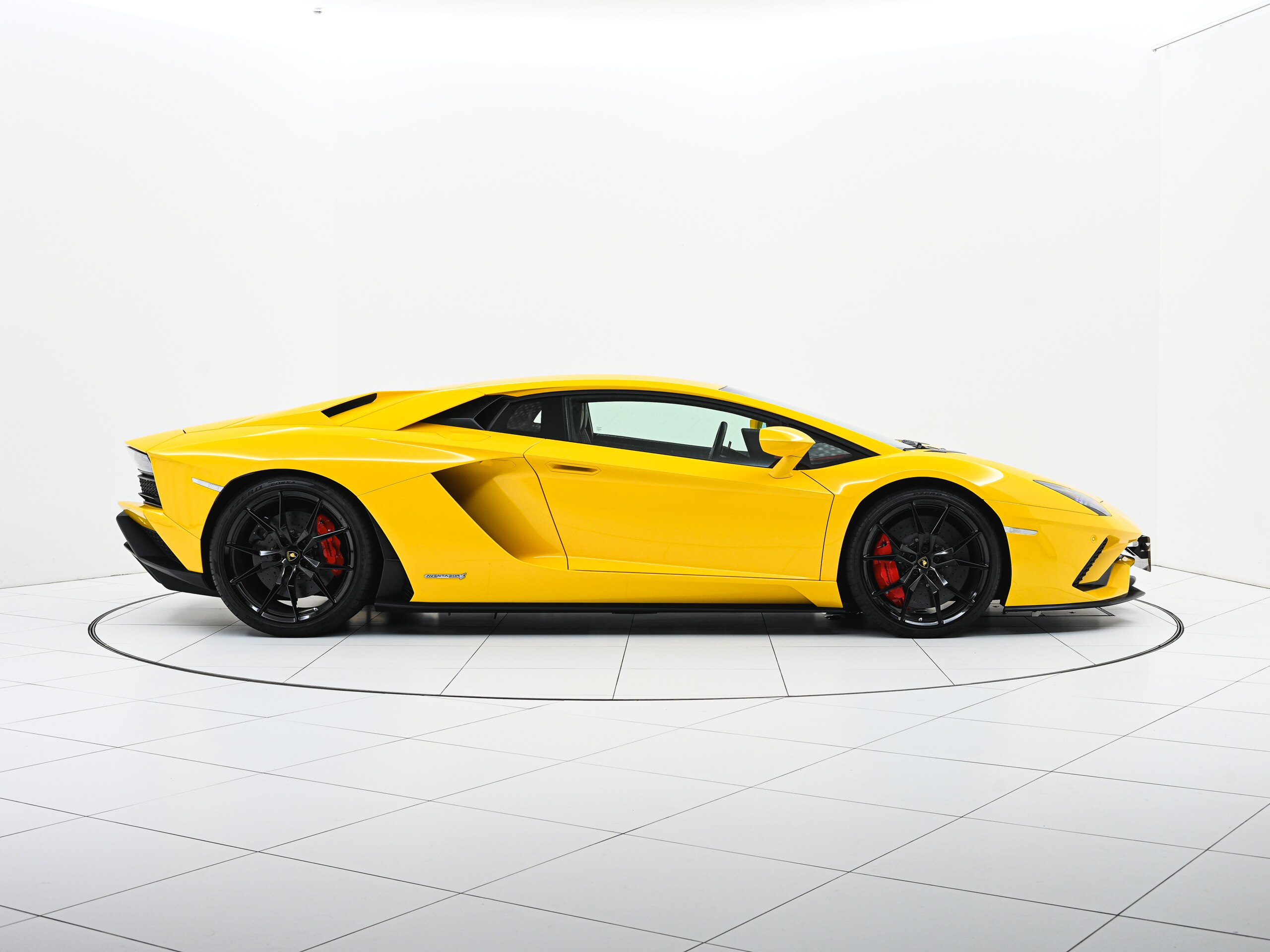 2017 Lamborghini Aventador S — Photo 7 / 19