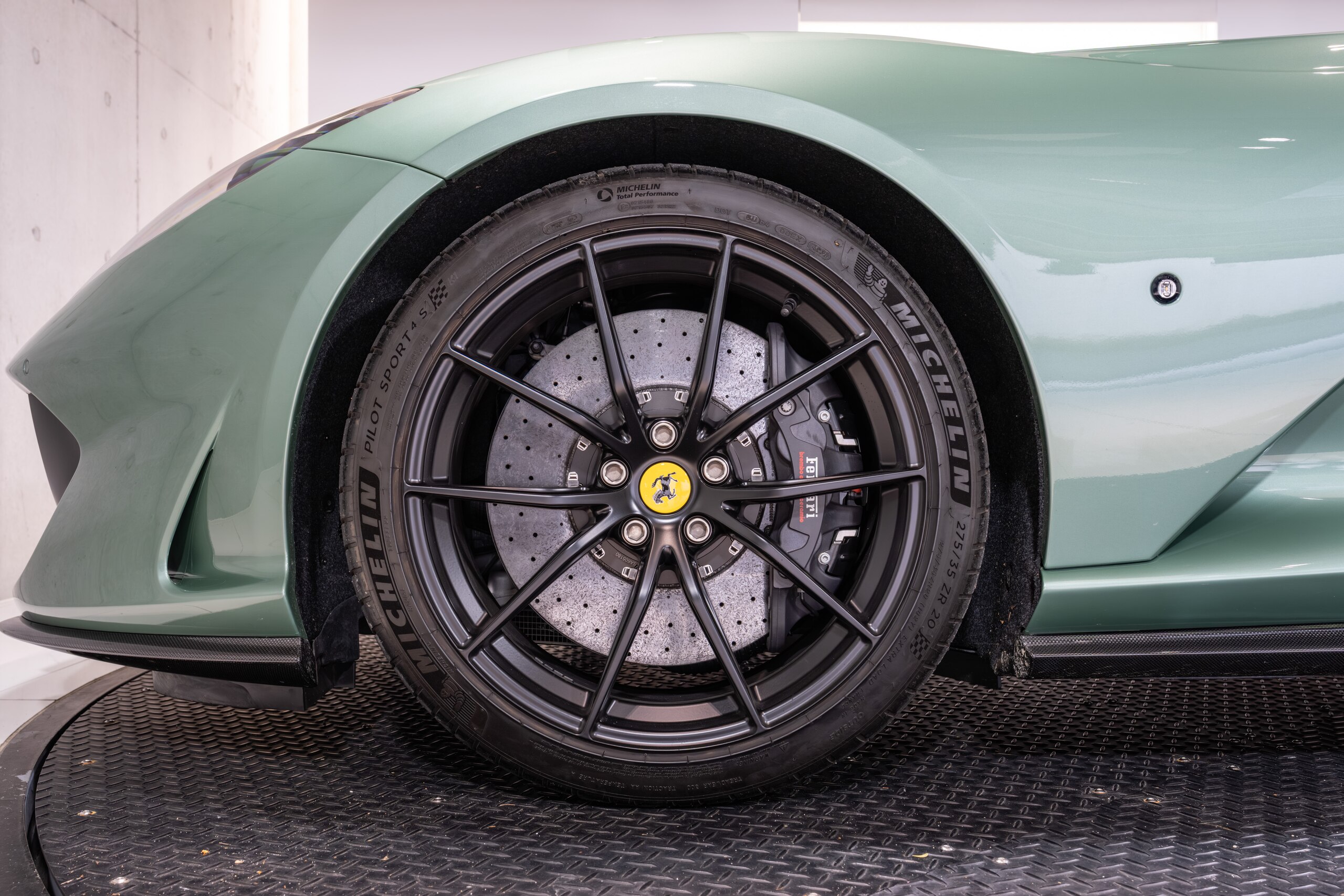 2021 Ferrari 812GTS — Photo 21 / 25