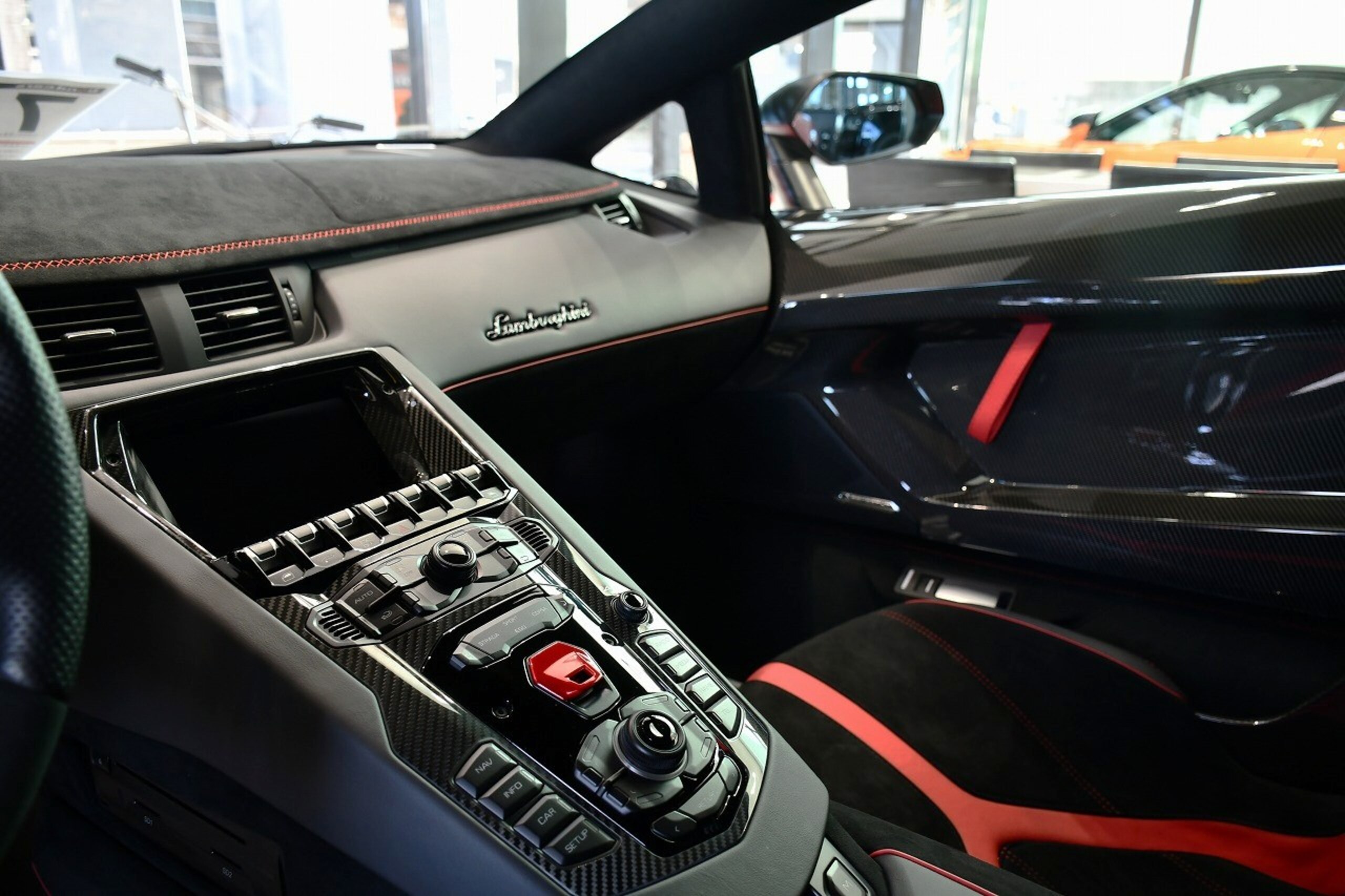 2019 Lamborghini Aventador SVJ — Photo 29 / 46