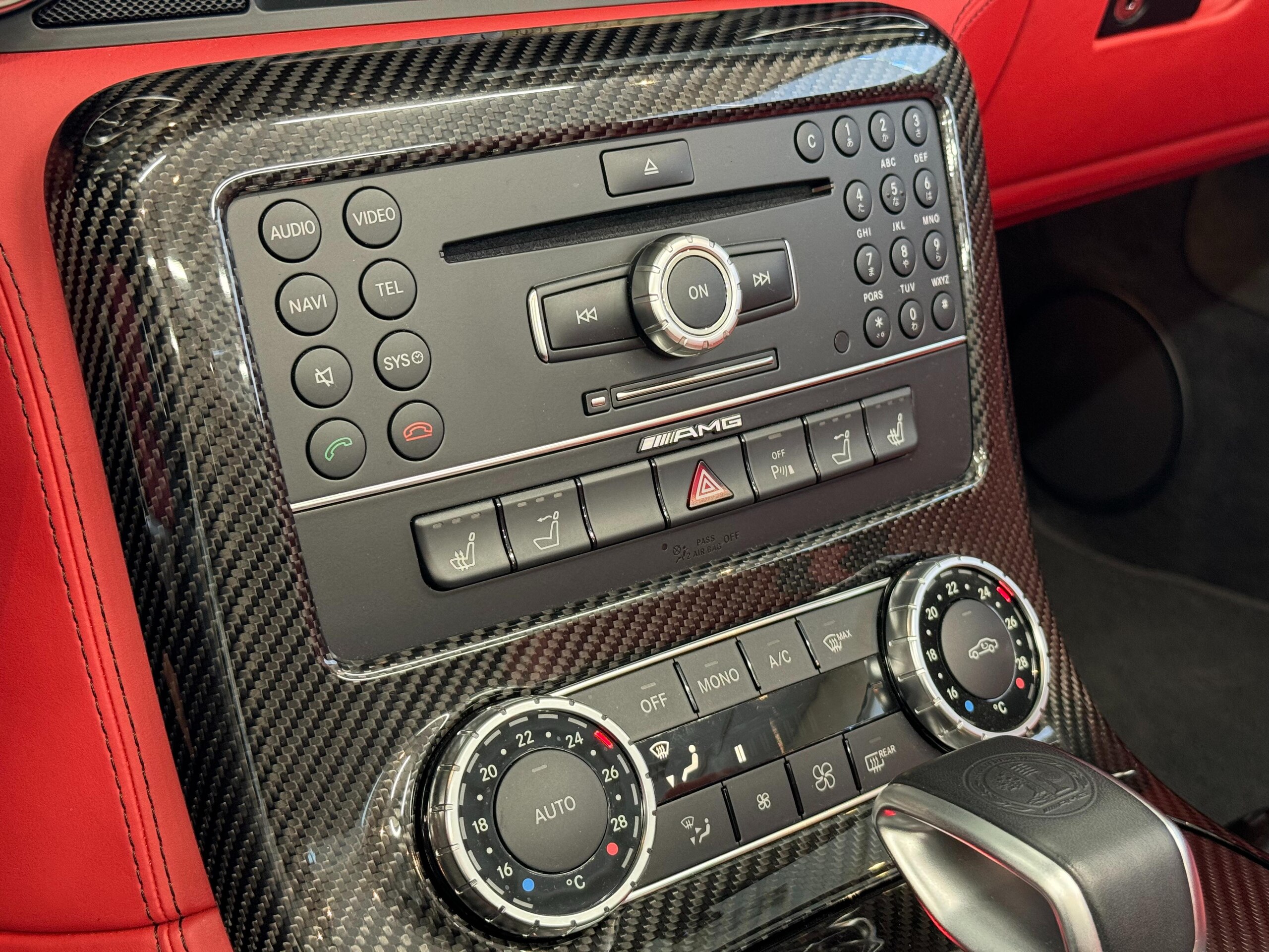 2012 Mercedes Benz SLS AMG Roadster — Photo 17 / 27