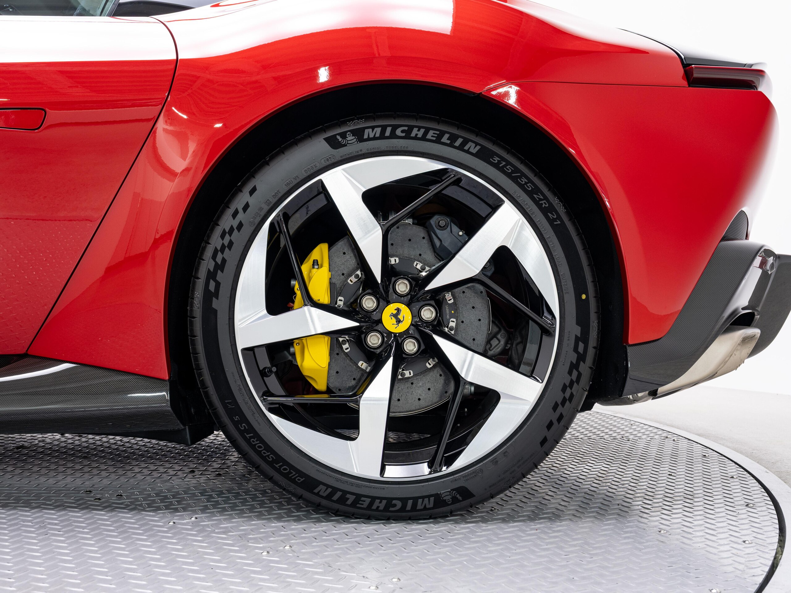 2025 Ferrari 12Cilindri — Photo 25 / 32