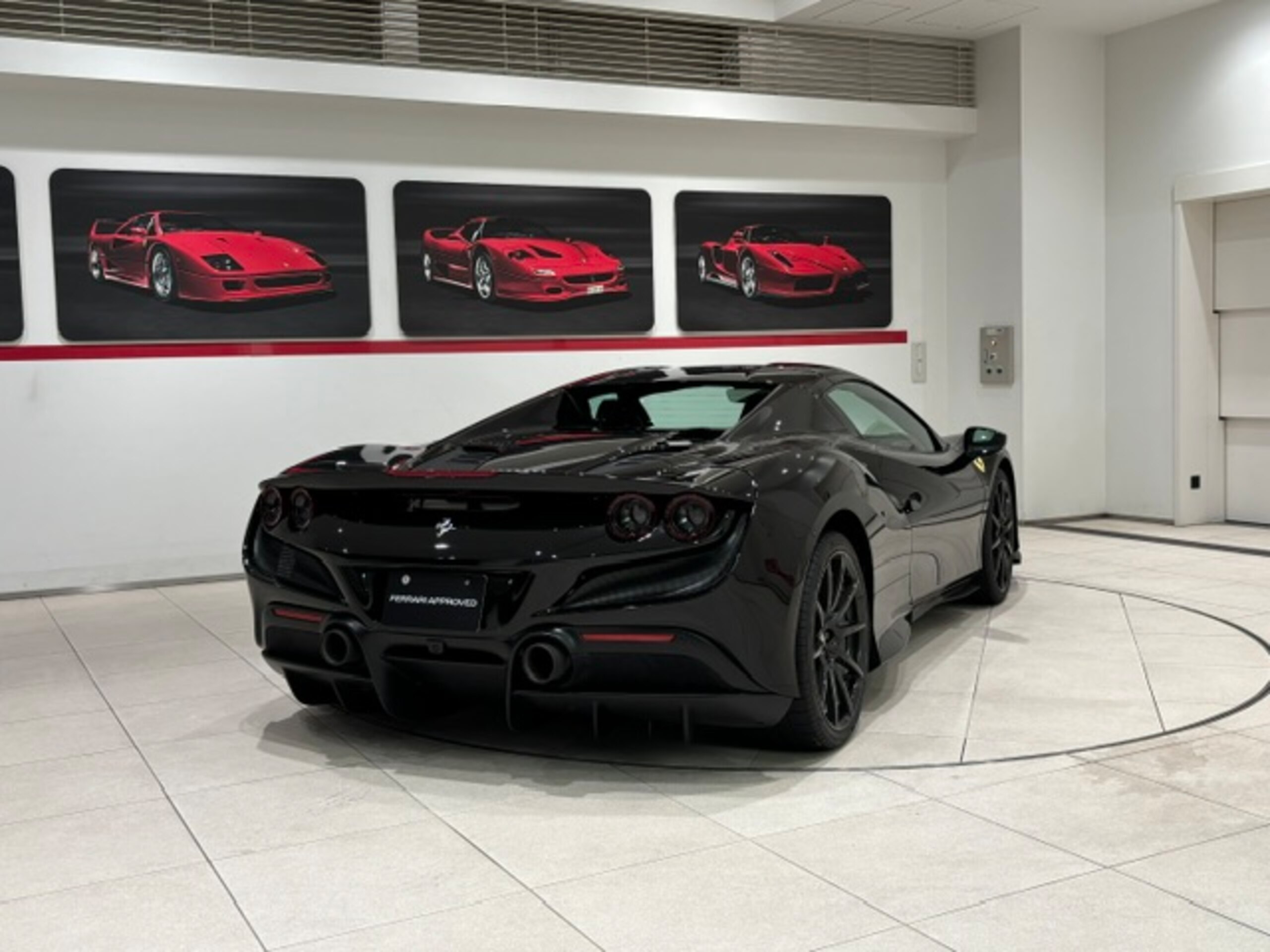 2022 Ferrari F8 Spider — Photo 12 / 26