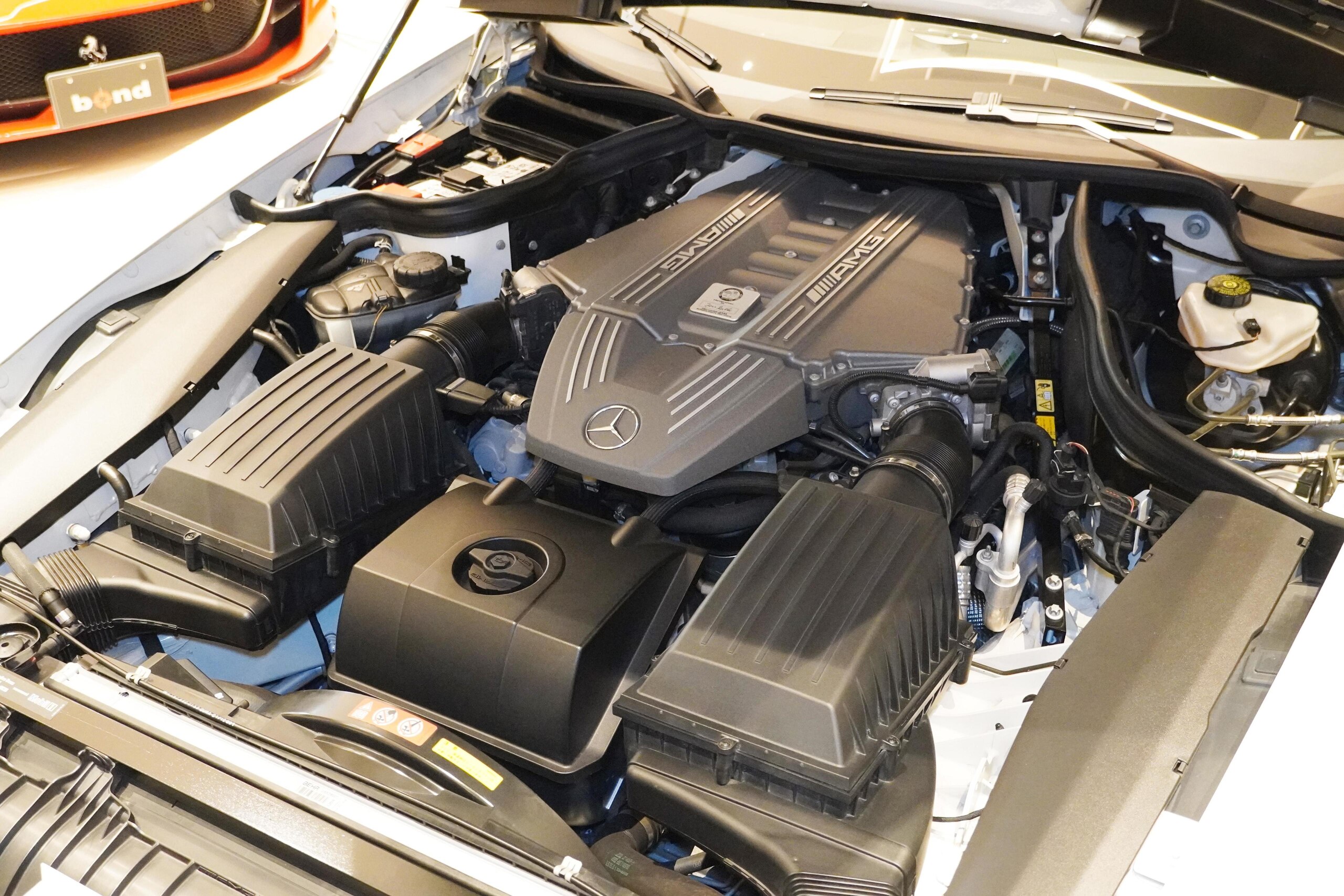 2010 Mercedes Benz SLS AMG — Photo 18 / 19