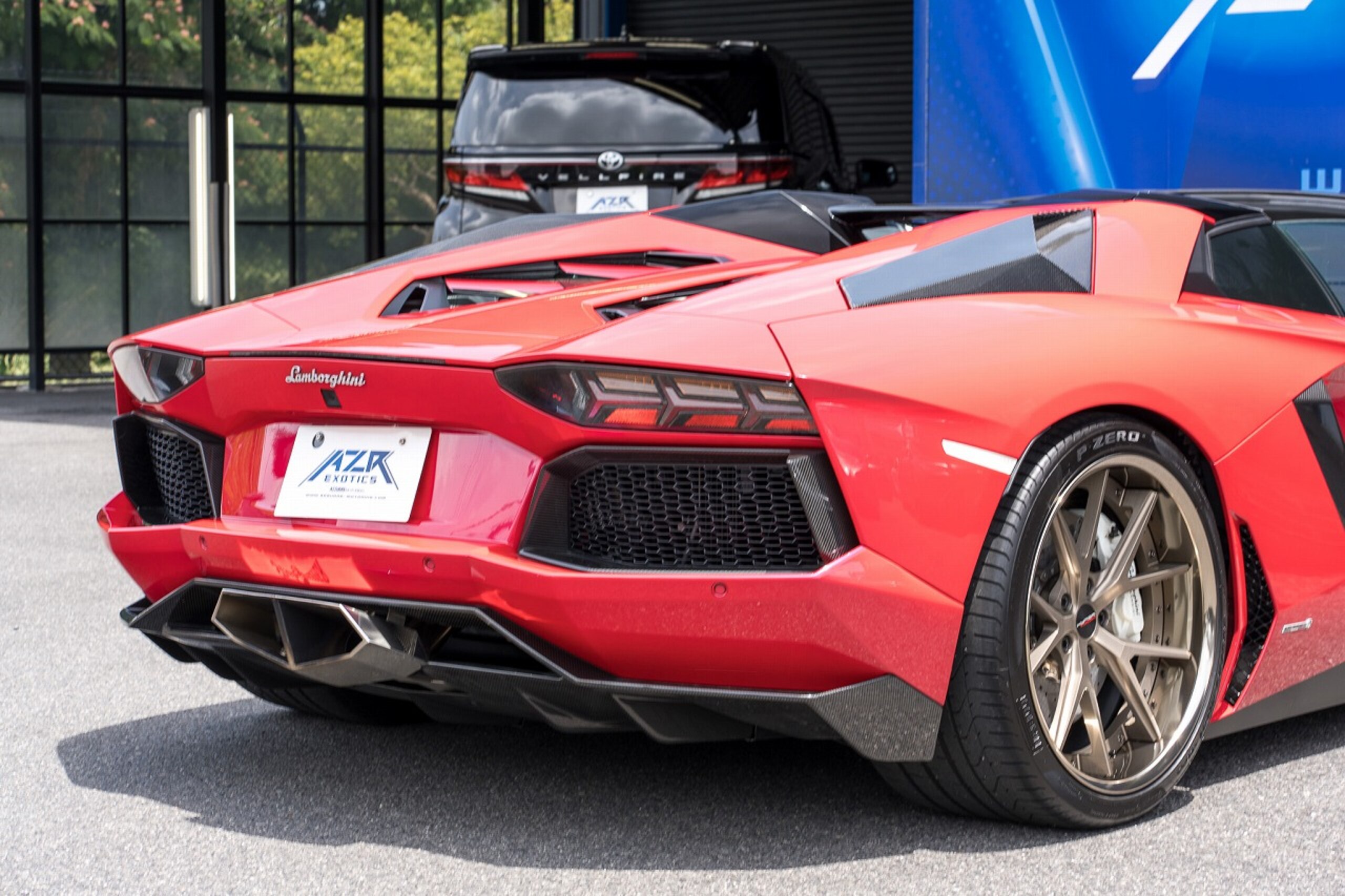 2015 Lamborghini Aventador Roadster — Photo 11 / 16