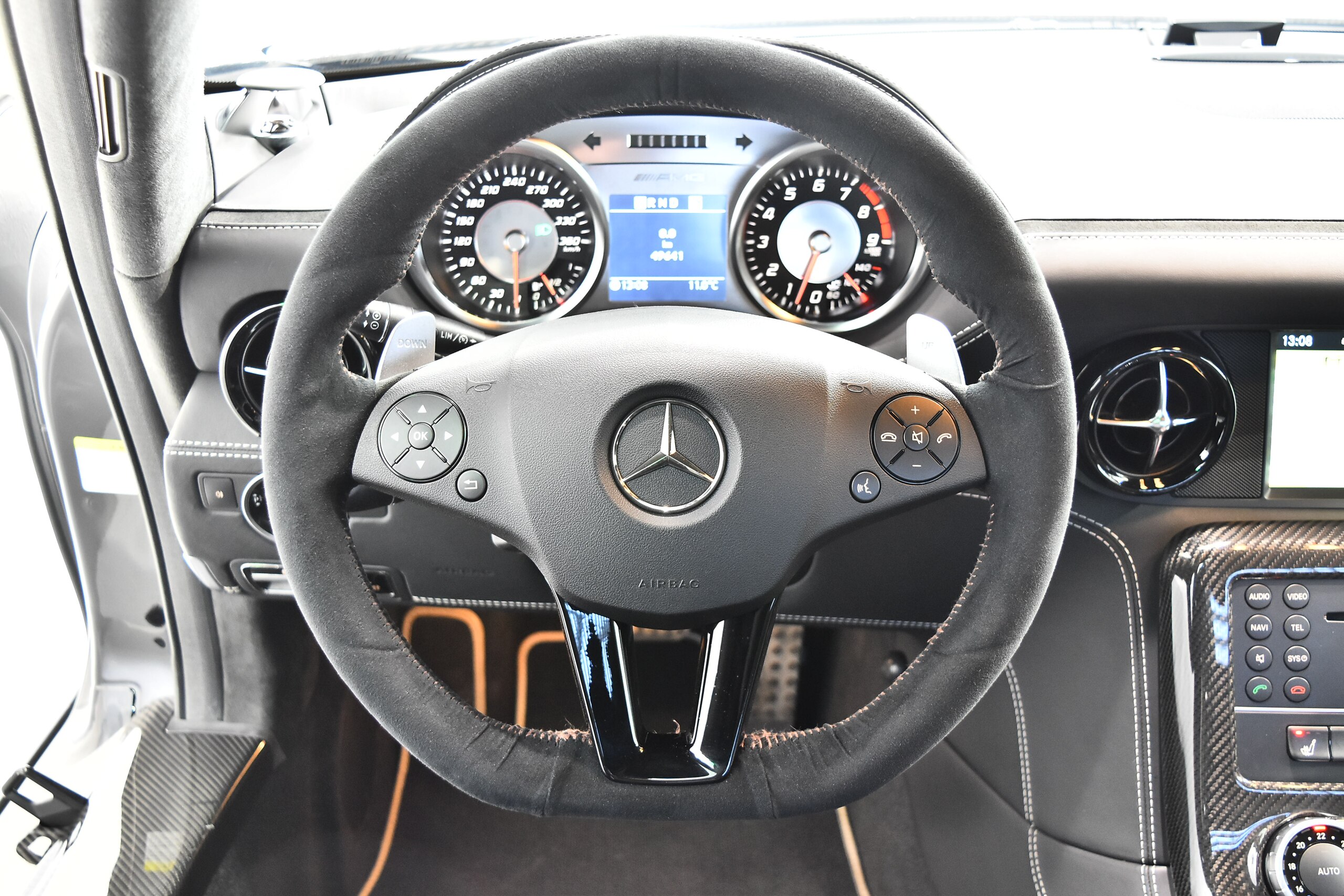 2014 Mercedes Benz SLS AMG GT FINAL EDITION — Photo 9 / 19