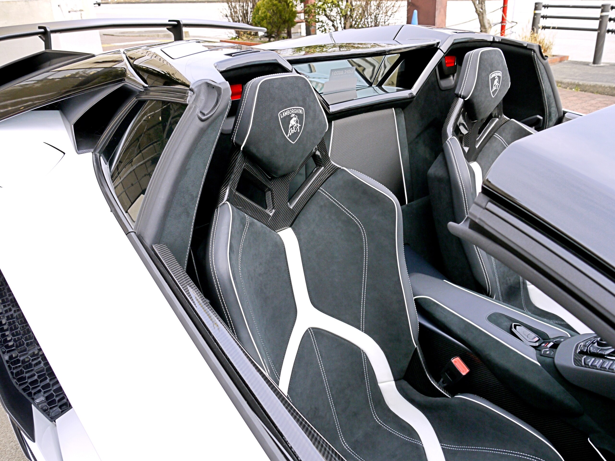 2017 Lamborghini Aventador Roadster SV — Photo 15 / 17