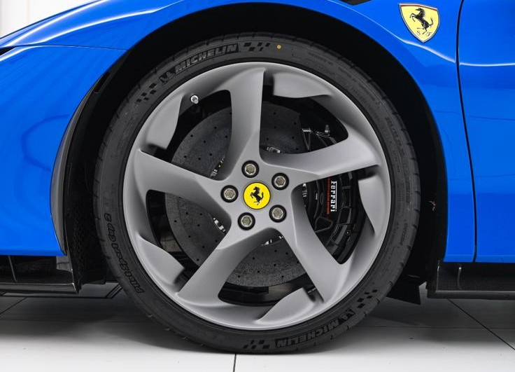 2025 Ferrari SF90 XX Spider — Photo 17 / 21