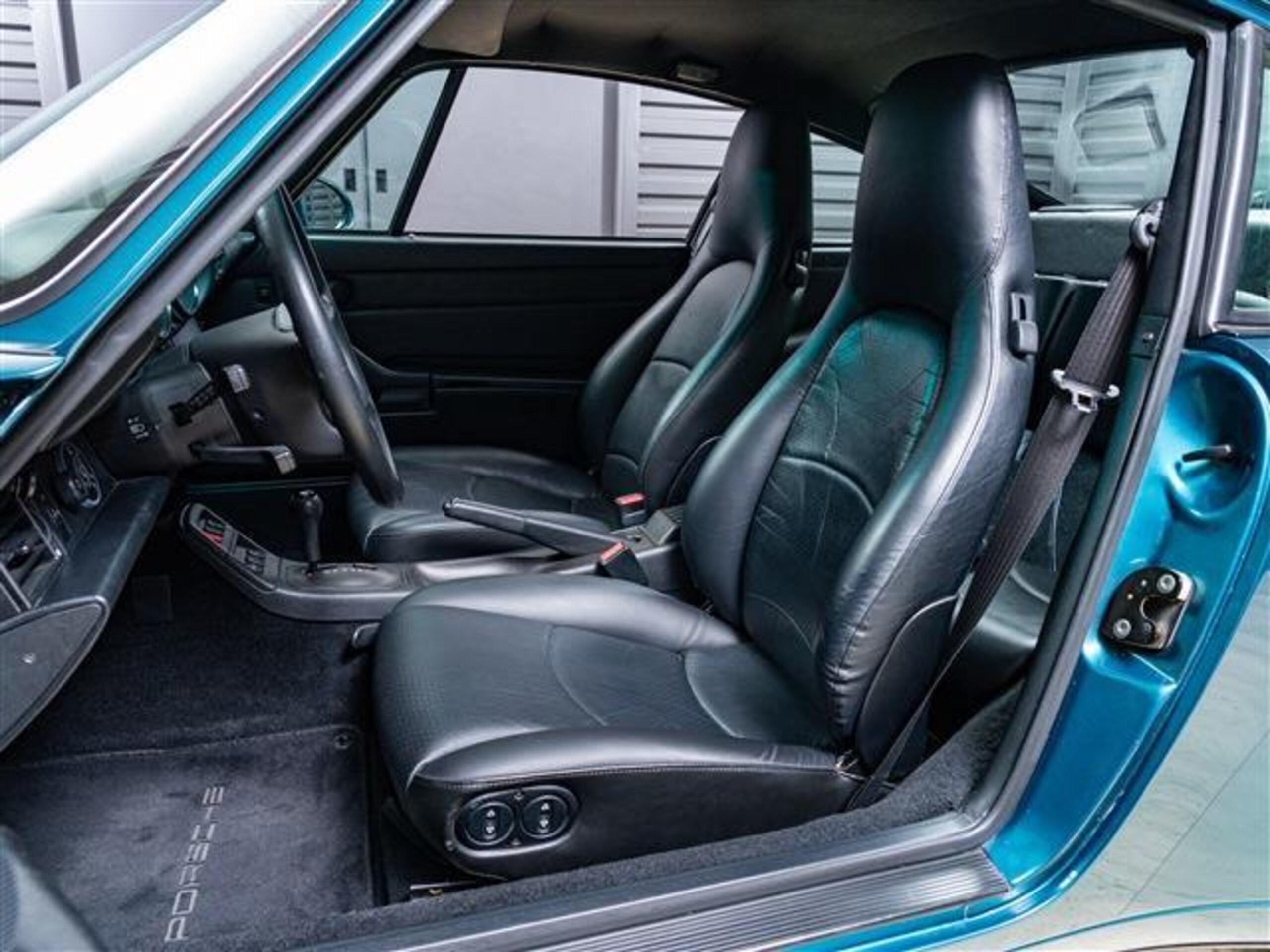 1996 Porsche 911 Carrera — Photo 6 / 12