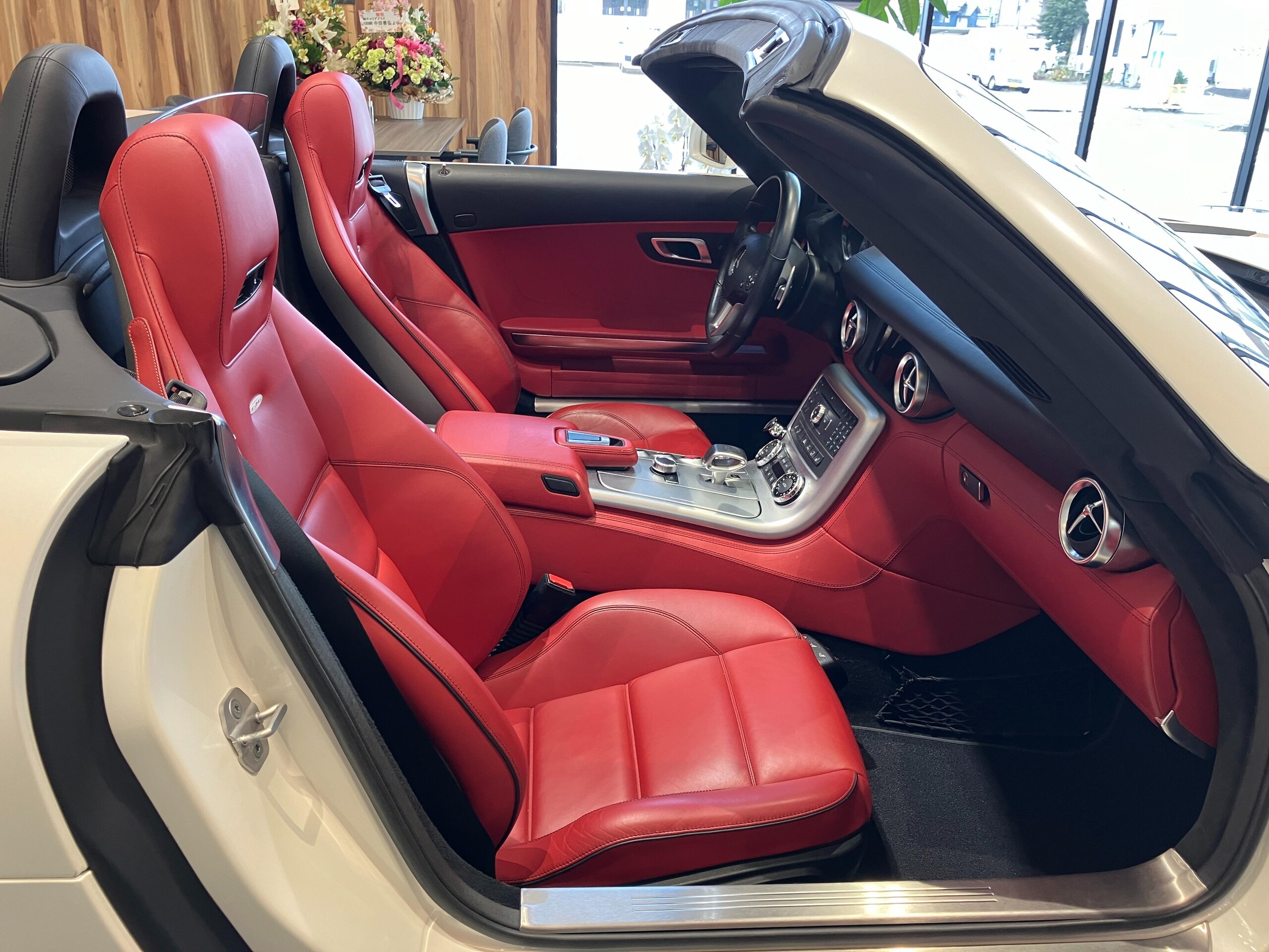 2011 Mercedes Benz SLS AMG Roadster — Photo 15 / 19