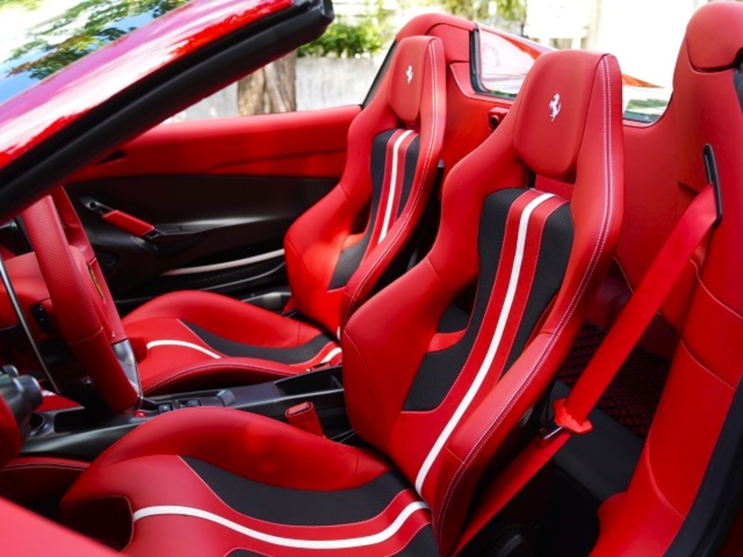 2020 Ferrari 488 Pista Spider — Photo 7 / 17