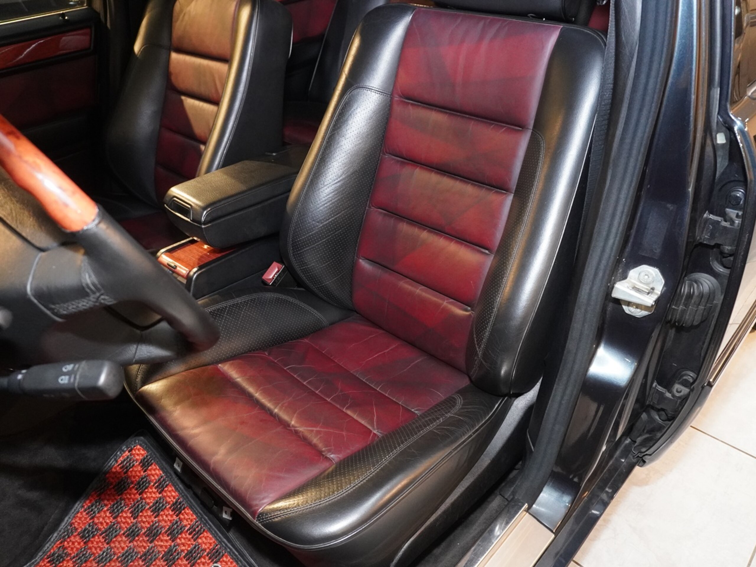 1994 Mercedes Benz E500 Limited — Photo 6 / 18