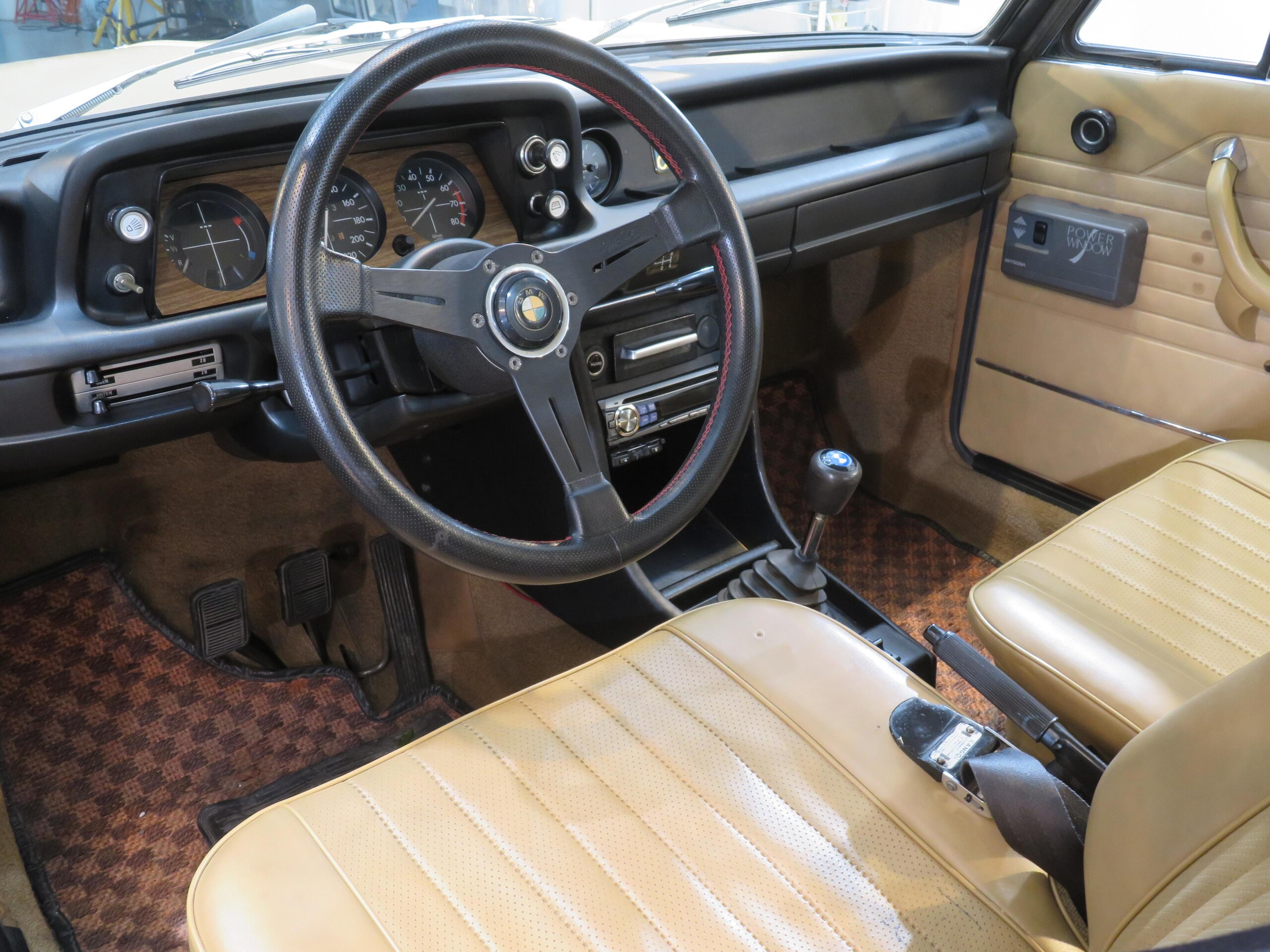 1975 BMW 2002tii — Photo 13 / 18