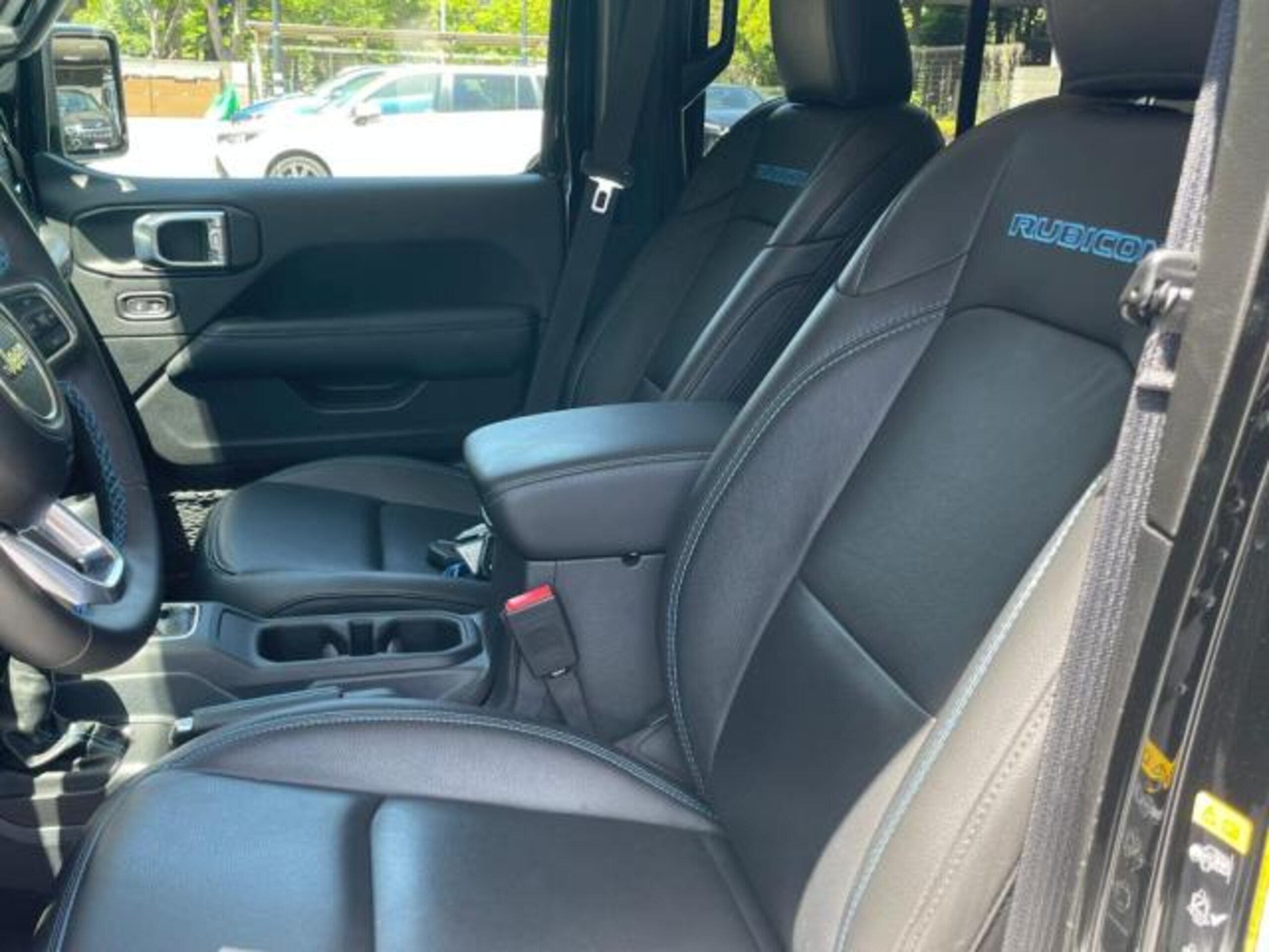 2023 Other Jeep Wrangler Unlimited Rubicon 4xe — Photo 18 / 40