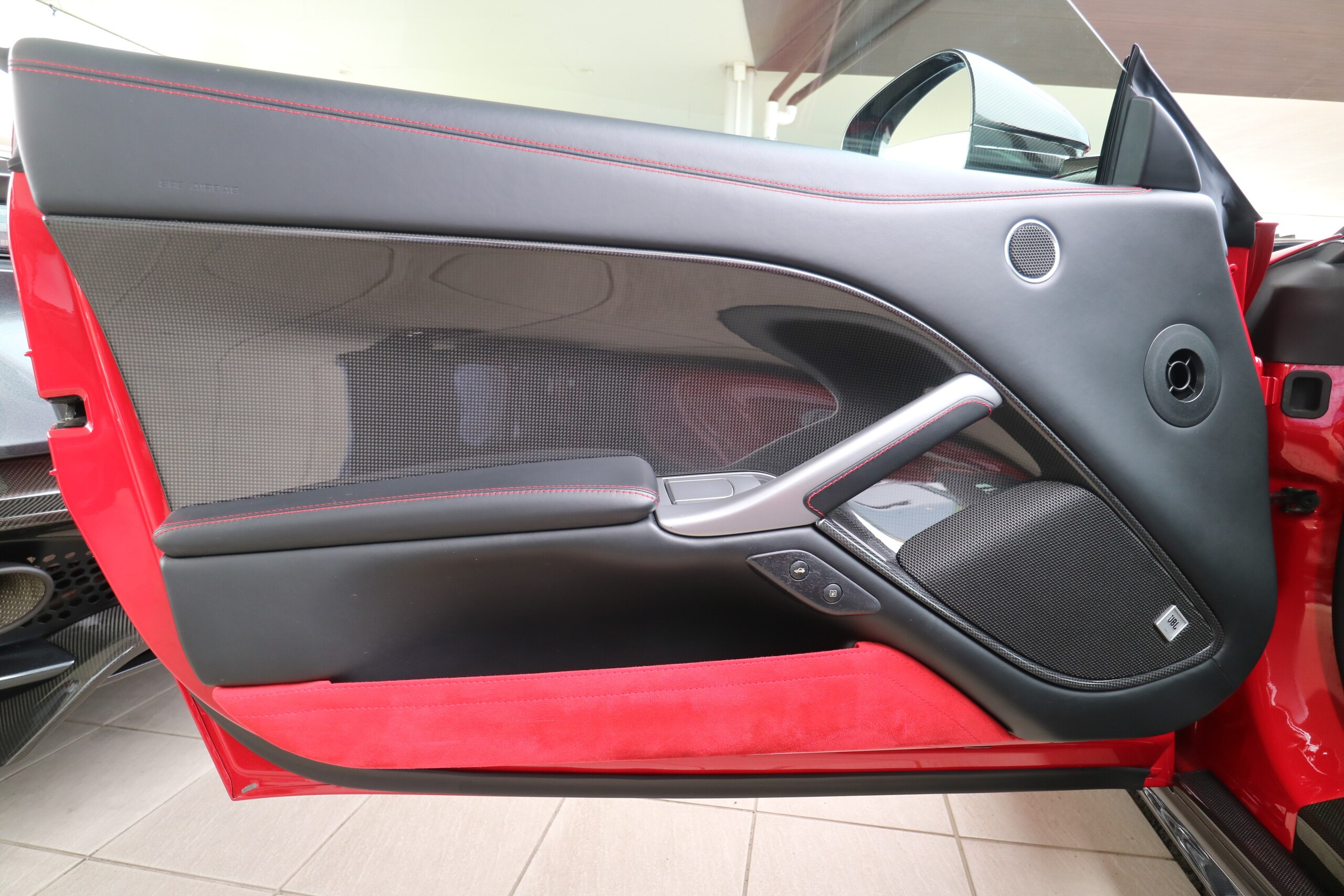 2014 Ferrari F12 Berlinetta — Photo 11 / 15