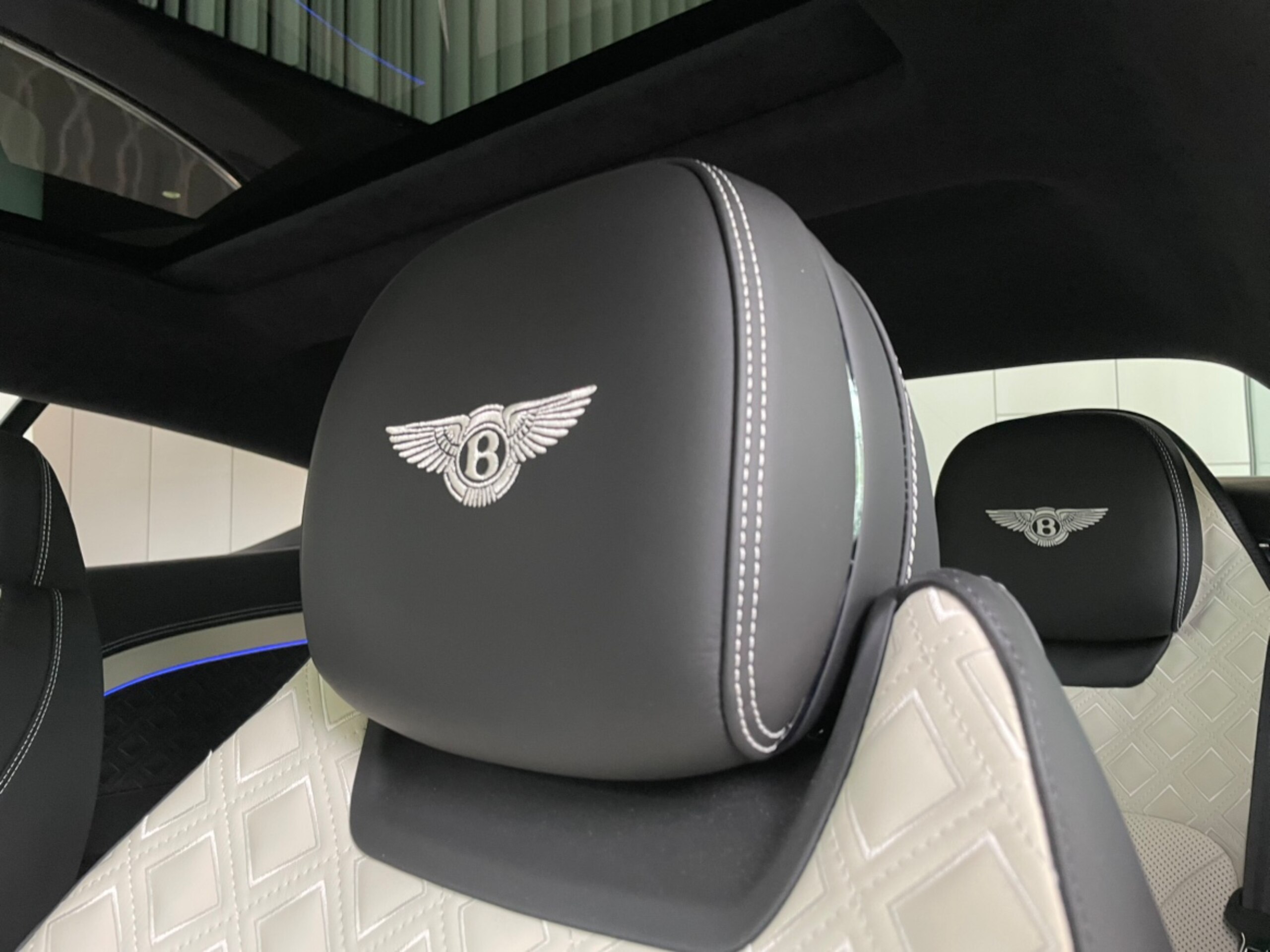 2023 Bentley Continental GT 4.0 — Photo 11 / 23