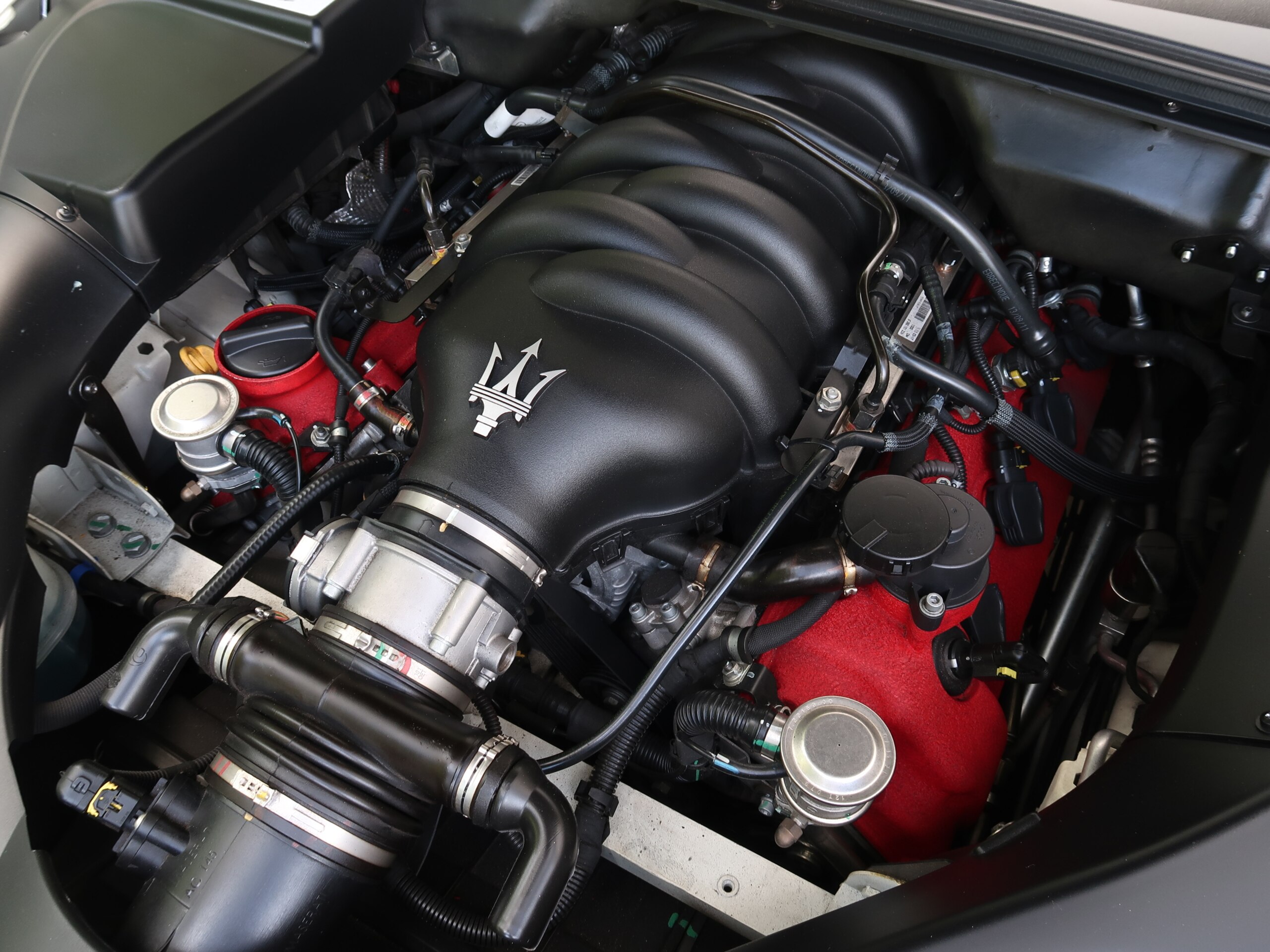 2013 Maserati Quattroporte Sport GT S — Photo 15 / 16