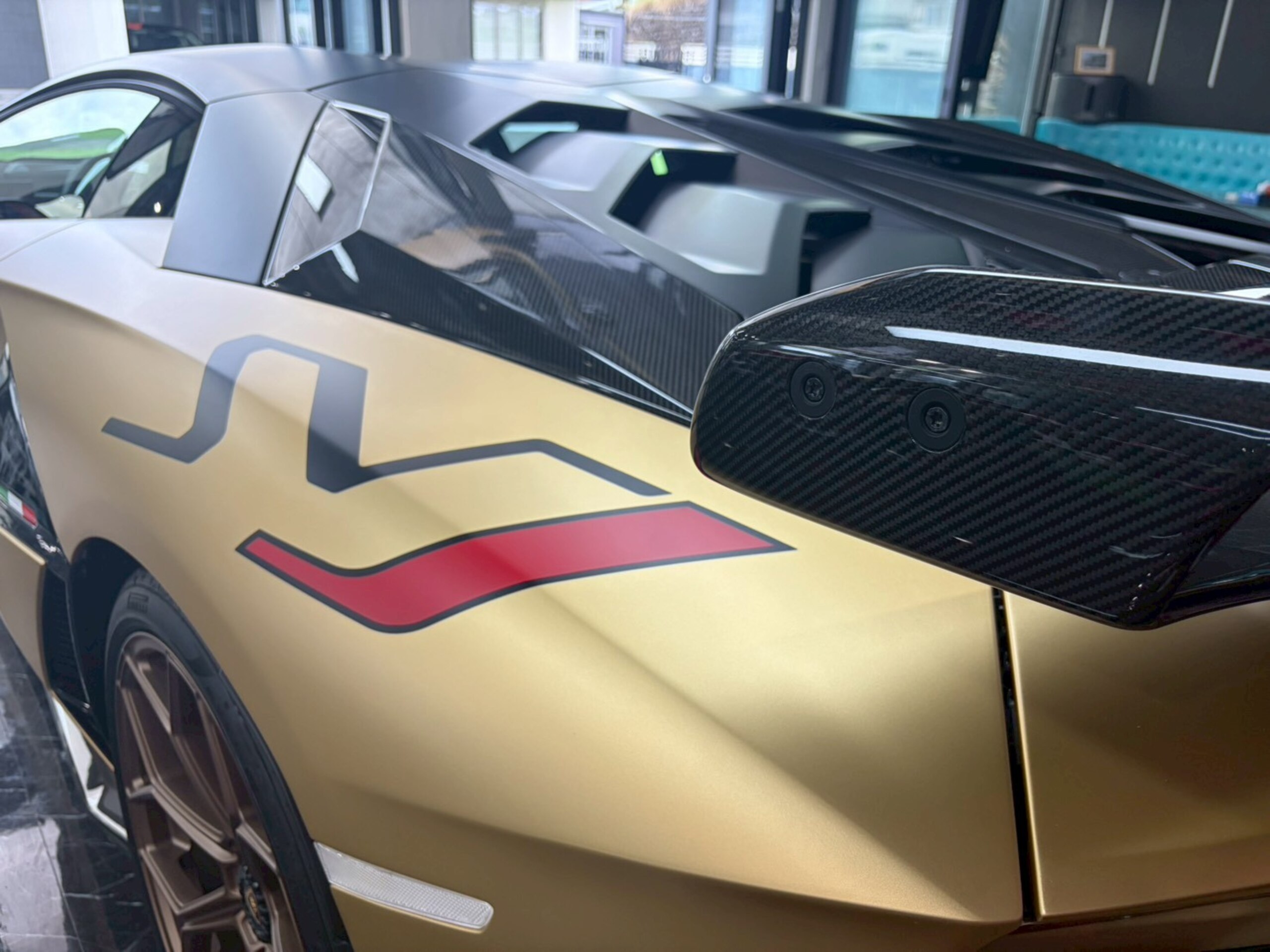 2019 Lamborghini Aventador SVJ — Photo 17 / 41