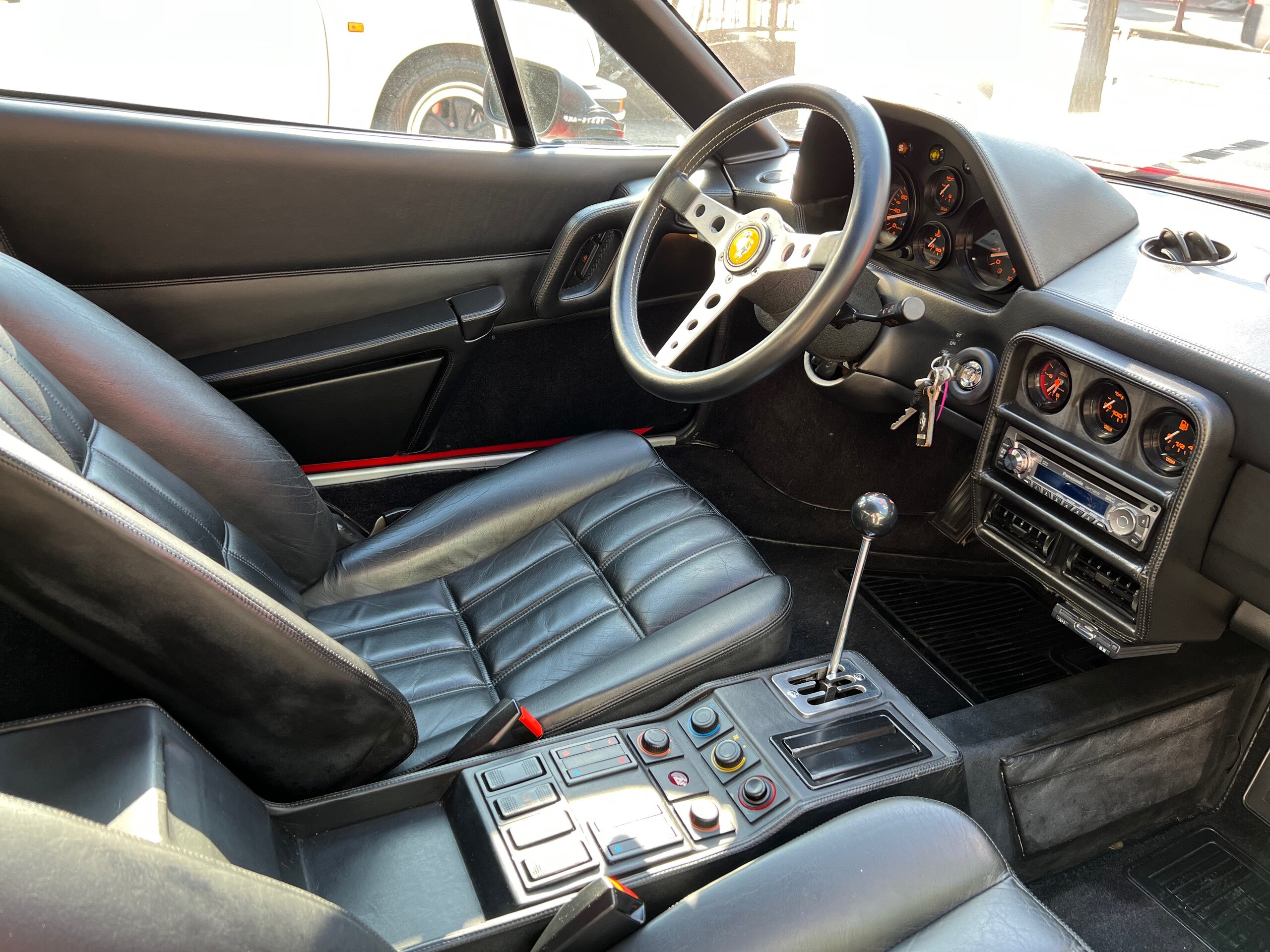 0 Ferrari 328 GTB — Photo 14 / 18