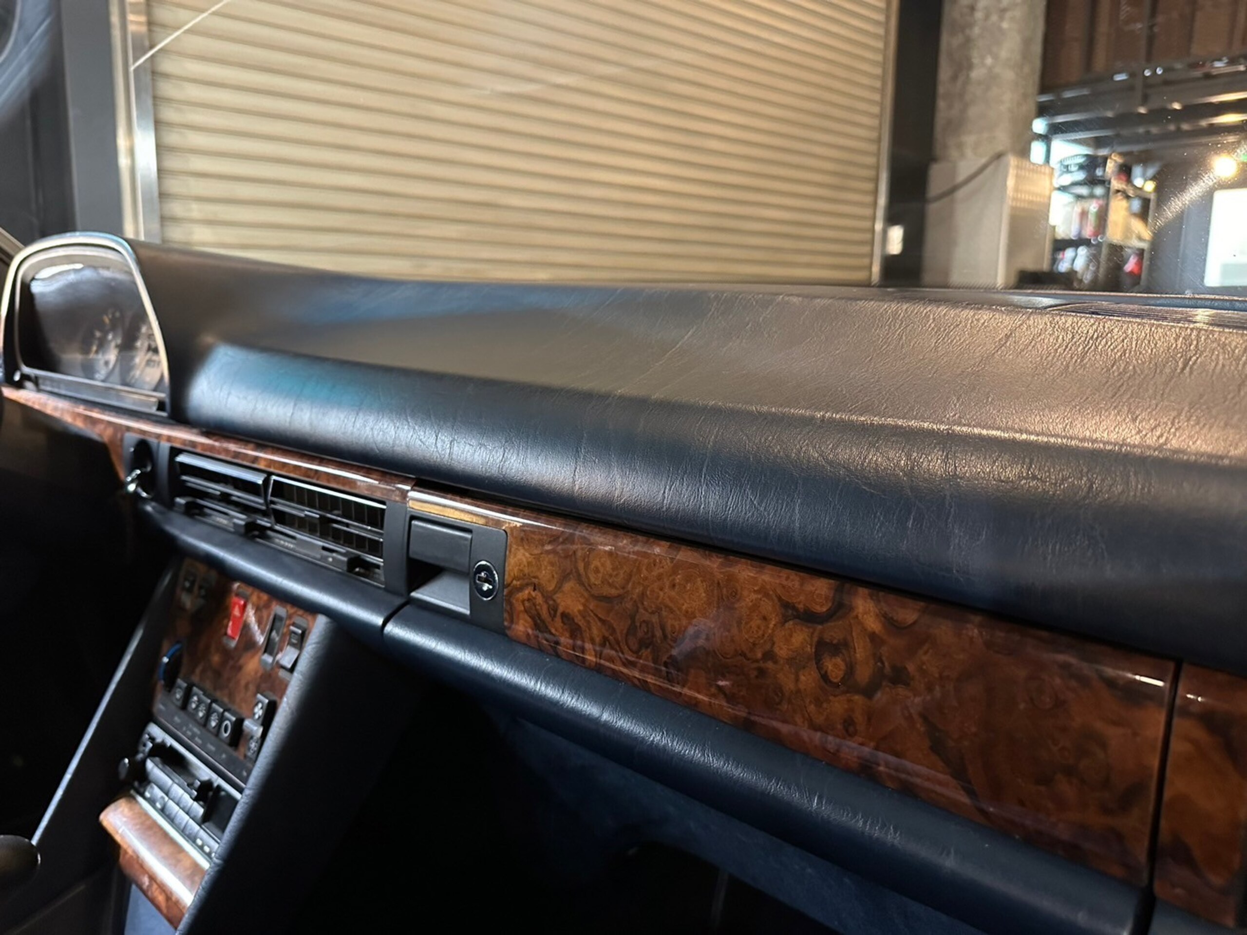 1982 Mercedes Benz 380SEC — Photo 9 / 13