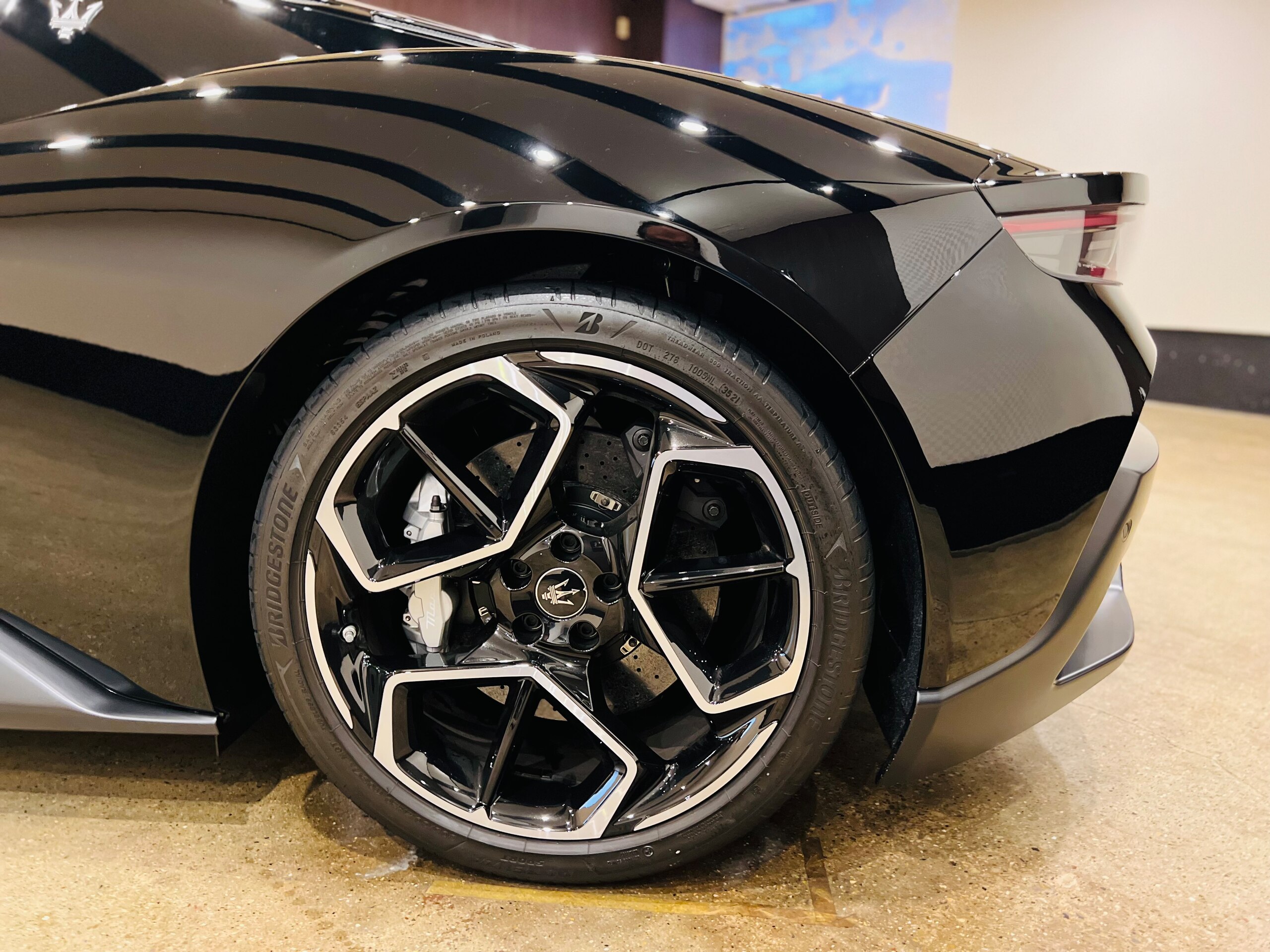 2022 Maserati MC20 — Photo 18 / 21