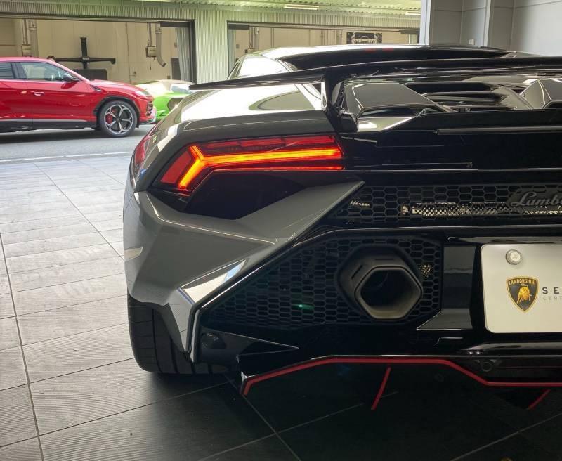 2023 Lamborghini Huracán Tecnica 60th Anniversary Edition — Photo 7 / 8