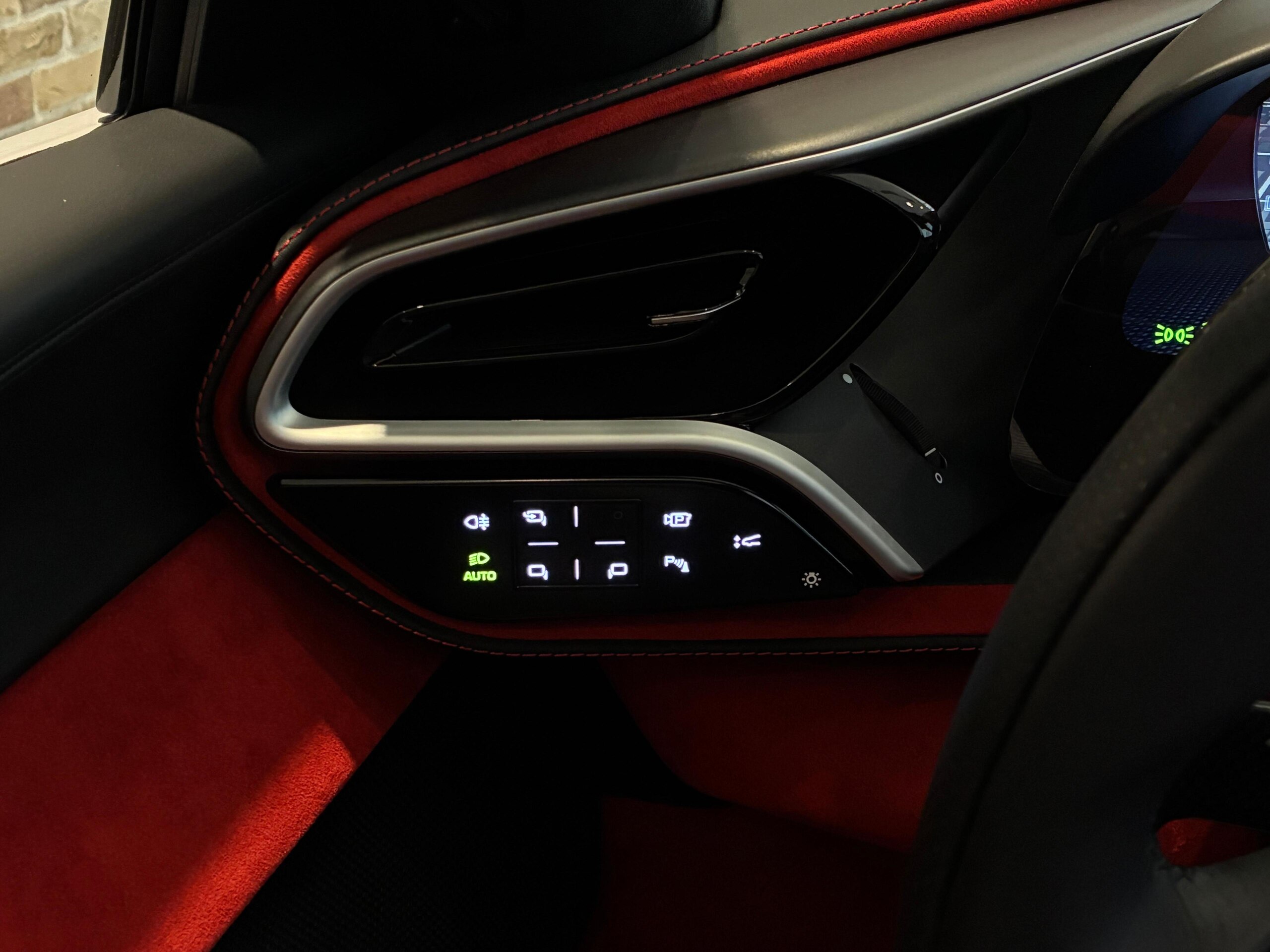 2025 Ferrari 296GTS — Photo 65 / 76