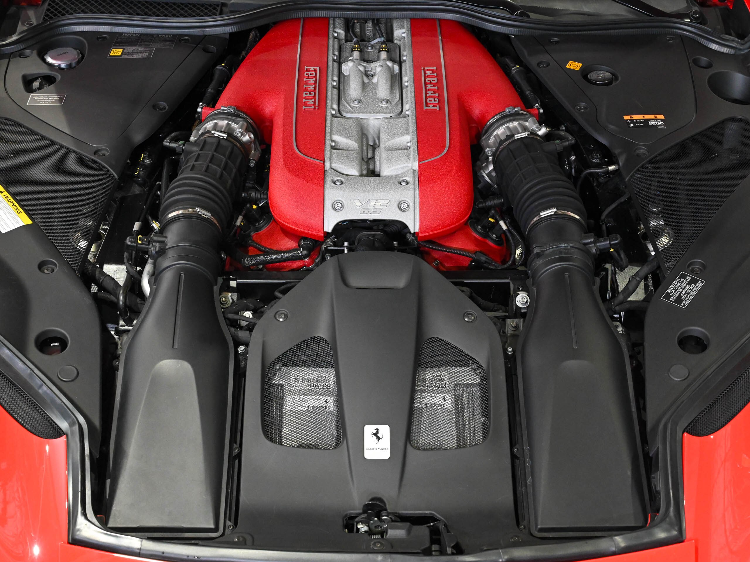 2019 Ferrari 812 Superfast — Photo 20 / 21