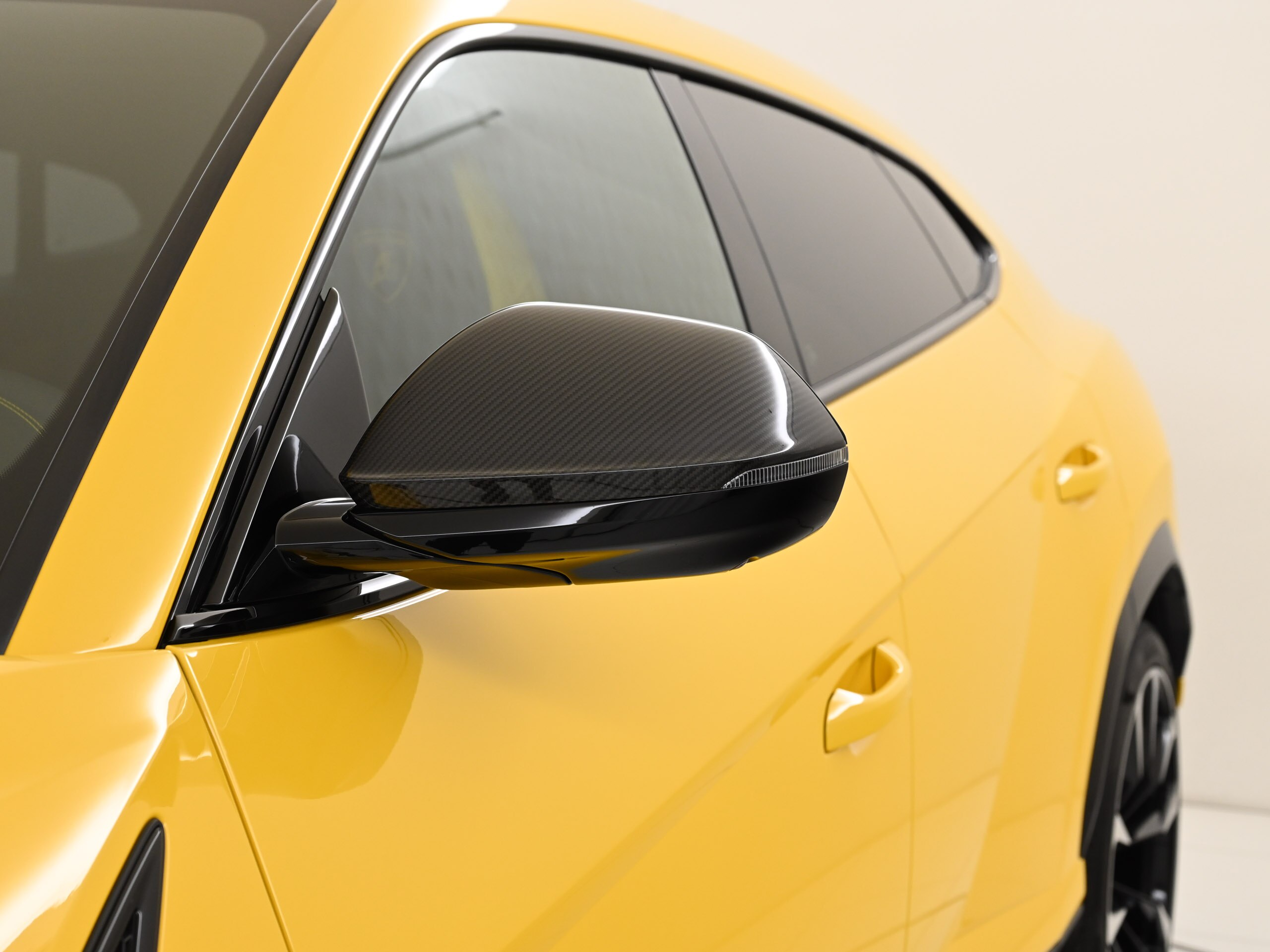 2022 Lamborghini Urus — Photo 19 / 21