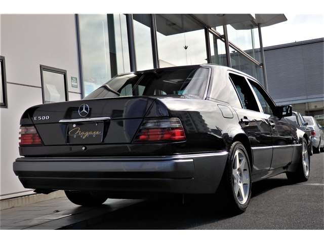 1993 Mercedes Benz E500 — Photo 6 / 21