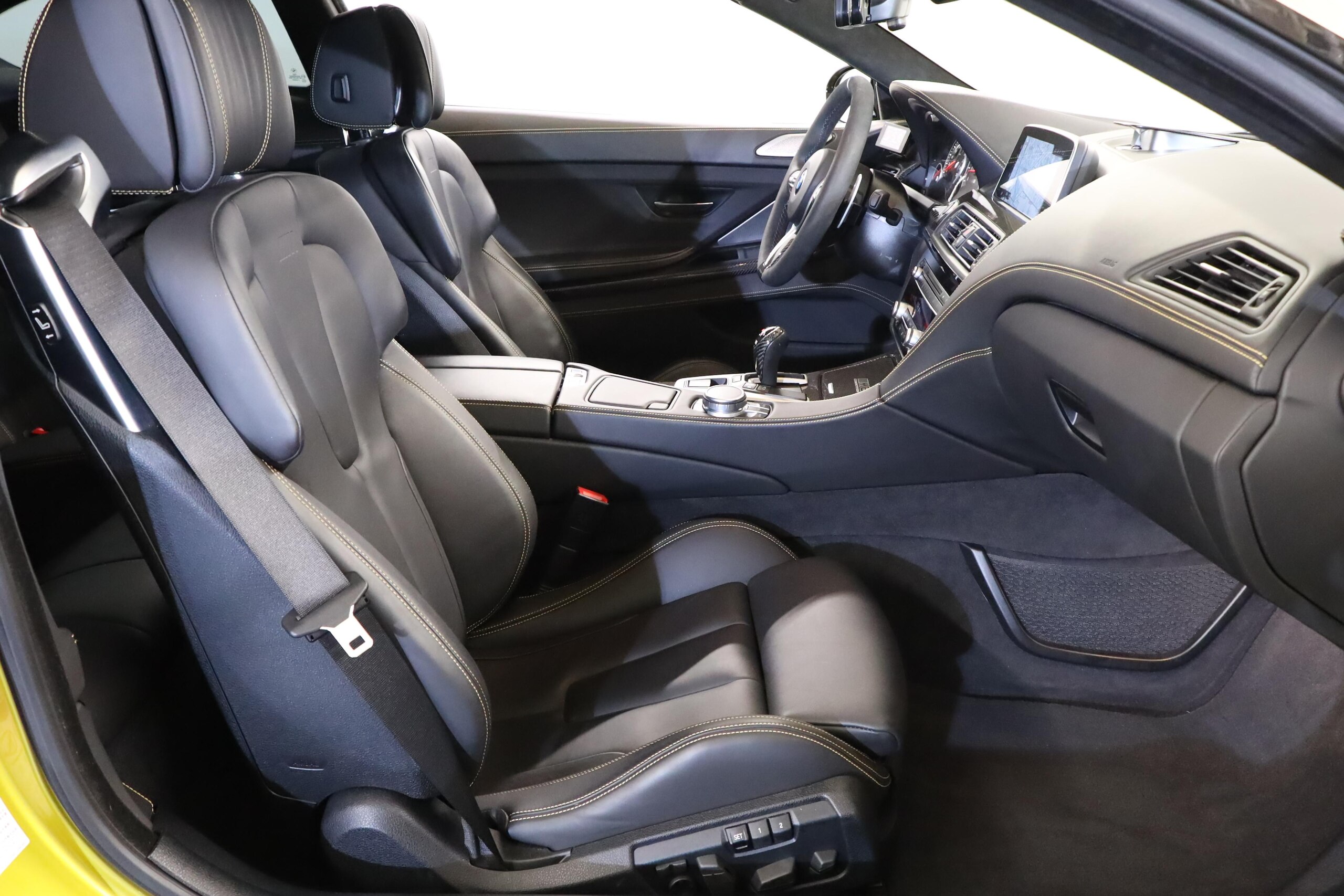 2016 BMW M6 Competition — Photo 23 / 28