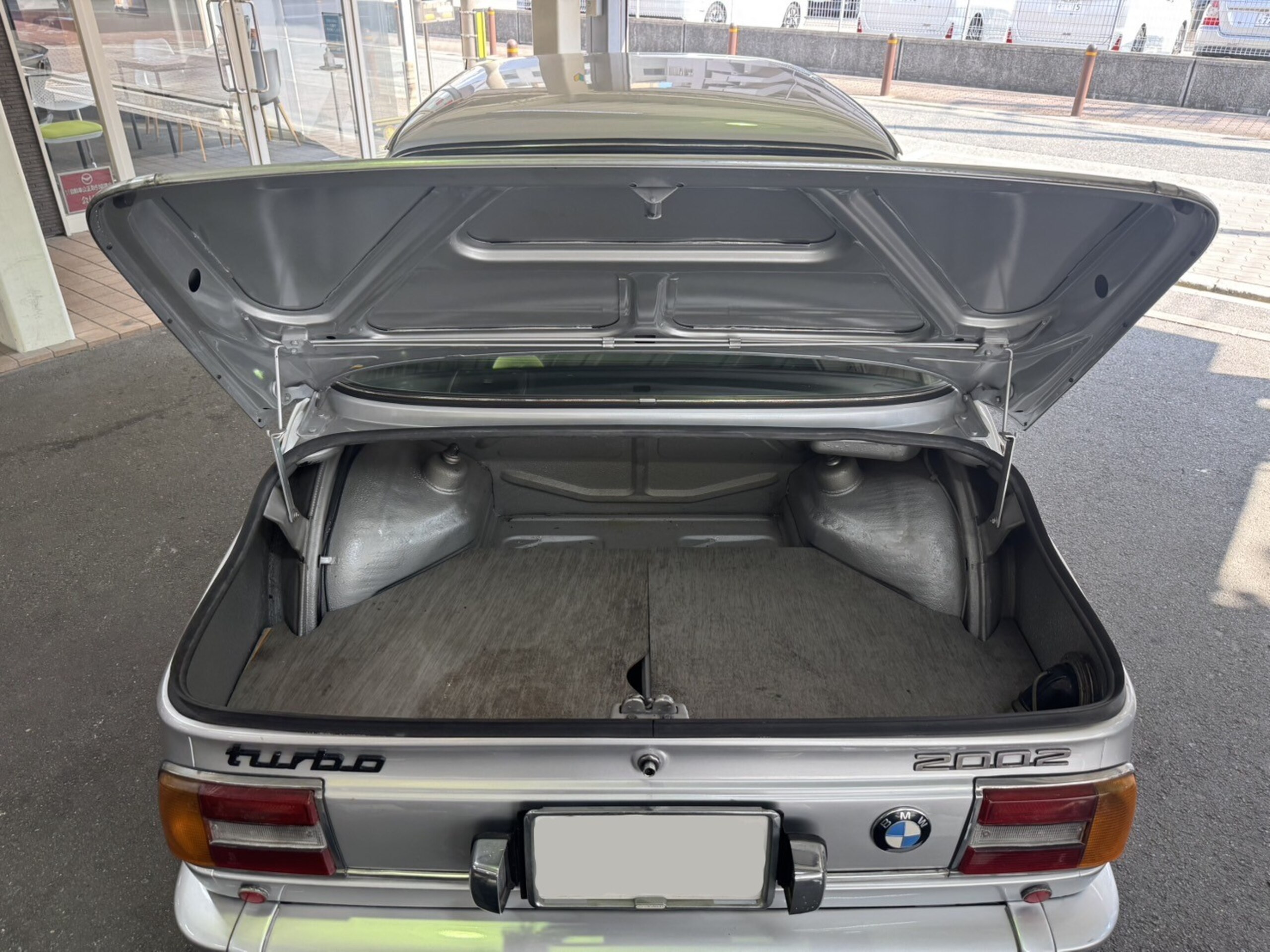 1975 BMW 2002 Turbo — Photo 18 / 19