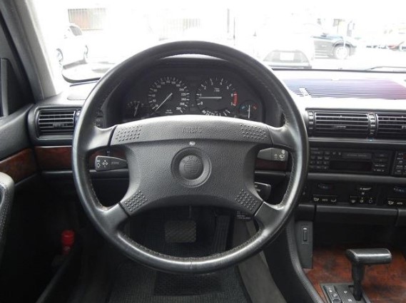 1990 BMW 750i — Photo 11 / 22