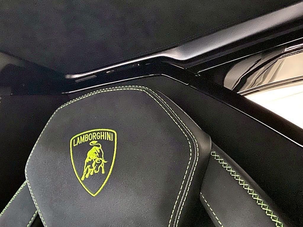 2020 Lamborghini Aventador SVJ Roadster — Photo 10 / 24