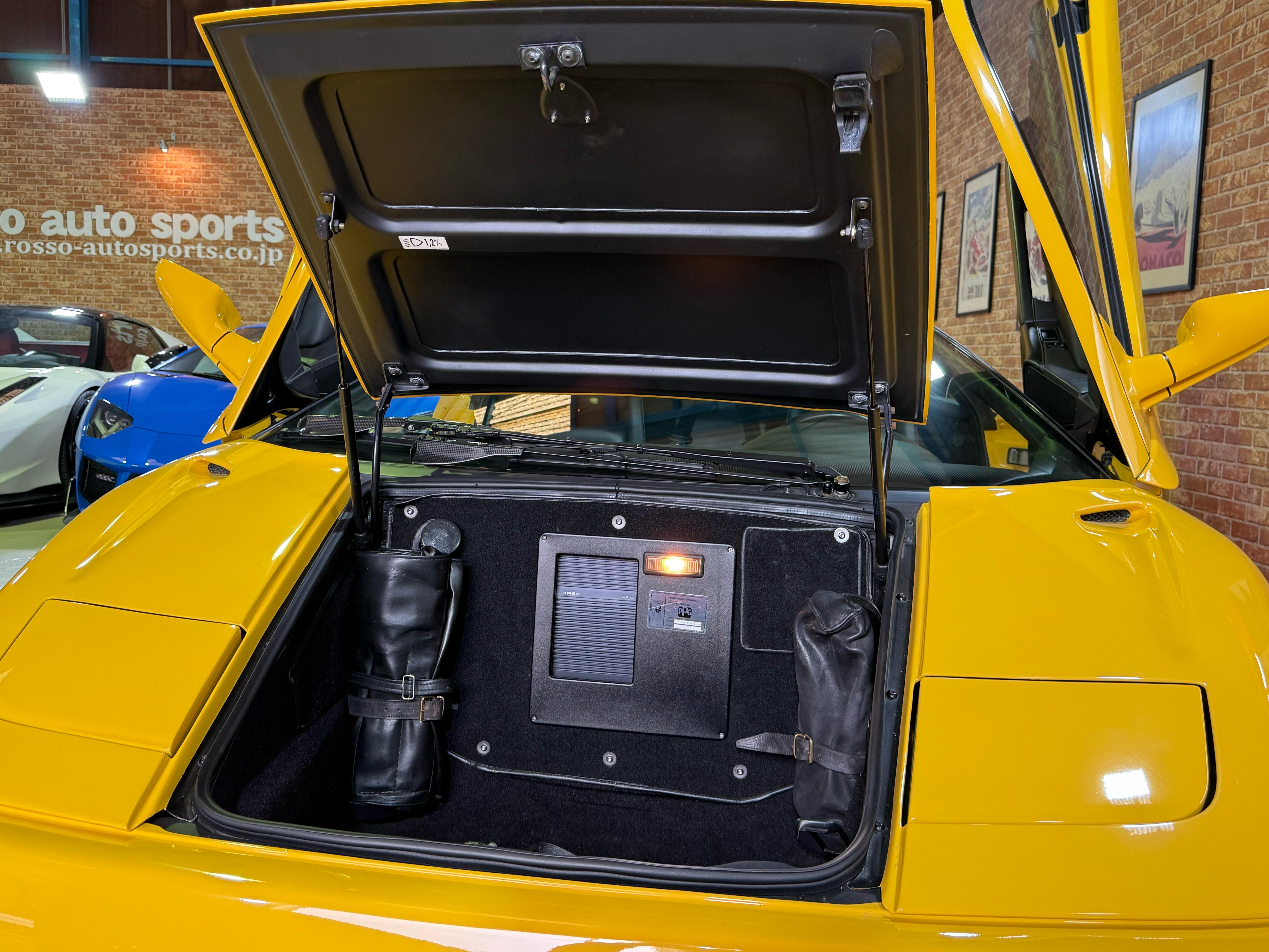 1993 Lamborghini Diablo VT — Photo 11 / 13