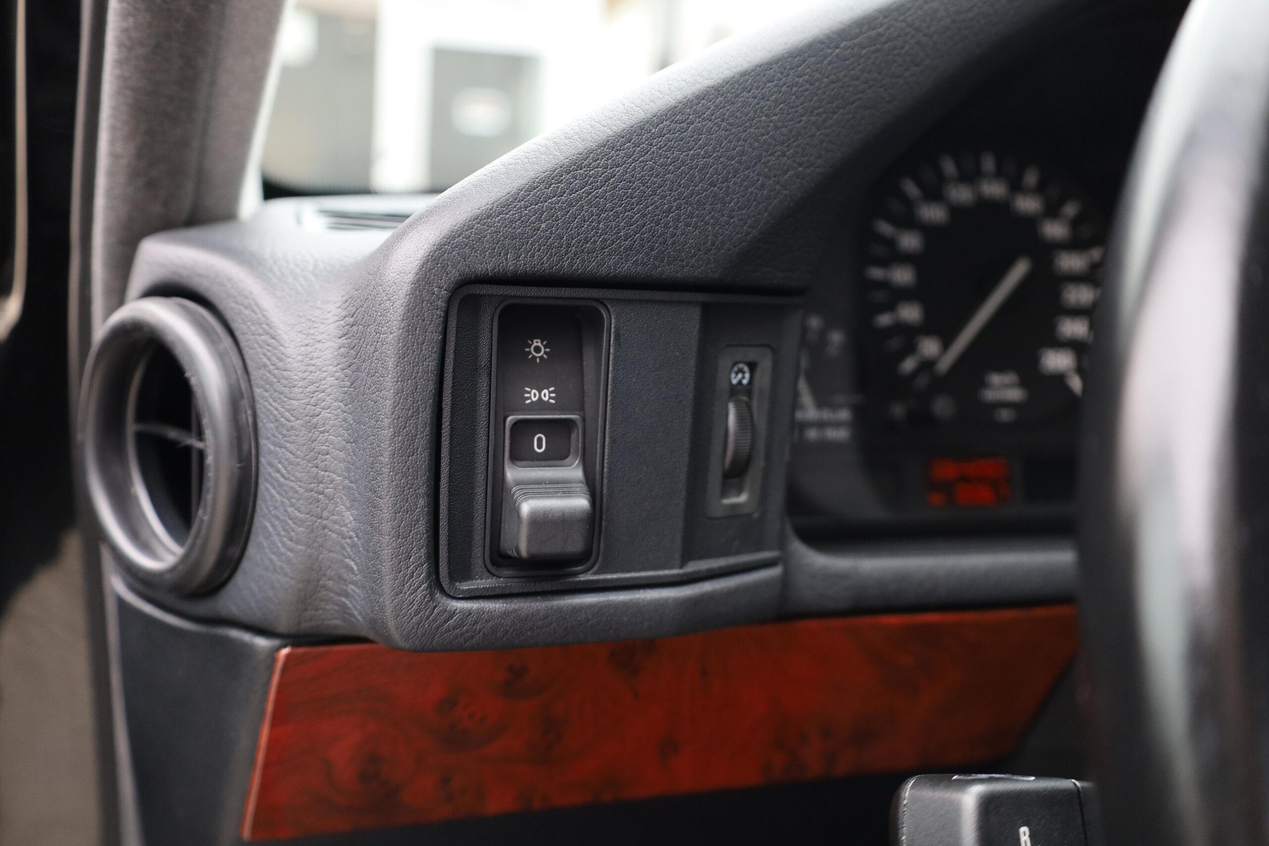 1994 BMW Alpina B10 3.0 — Photo 15 / 32