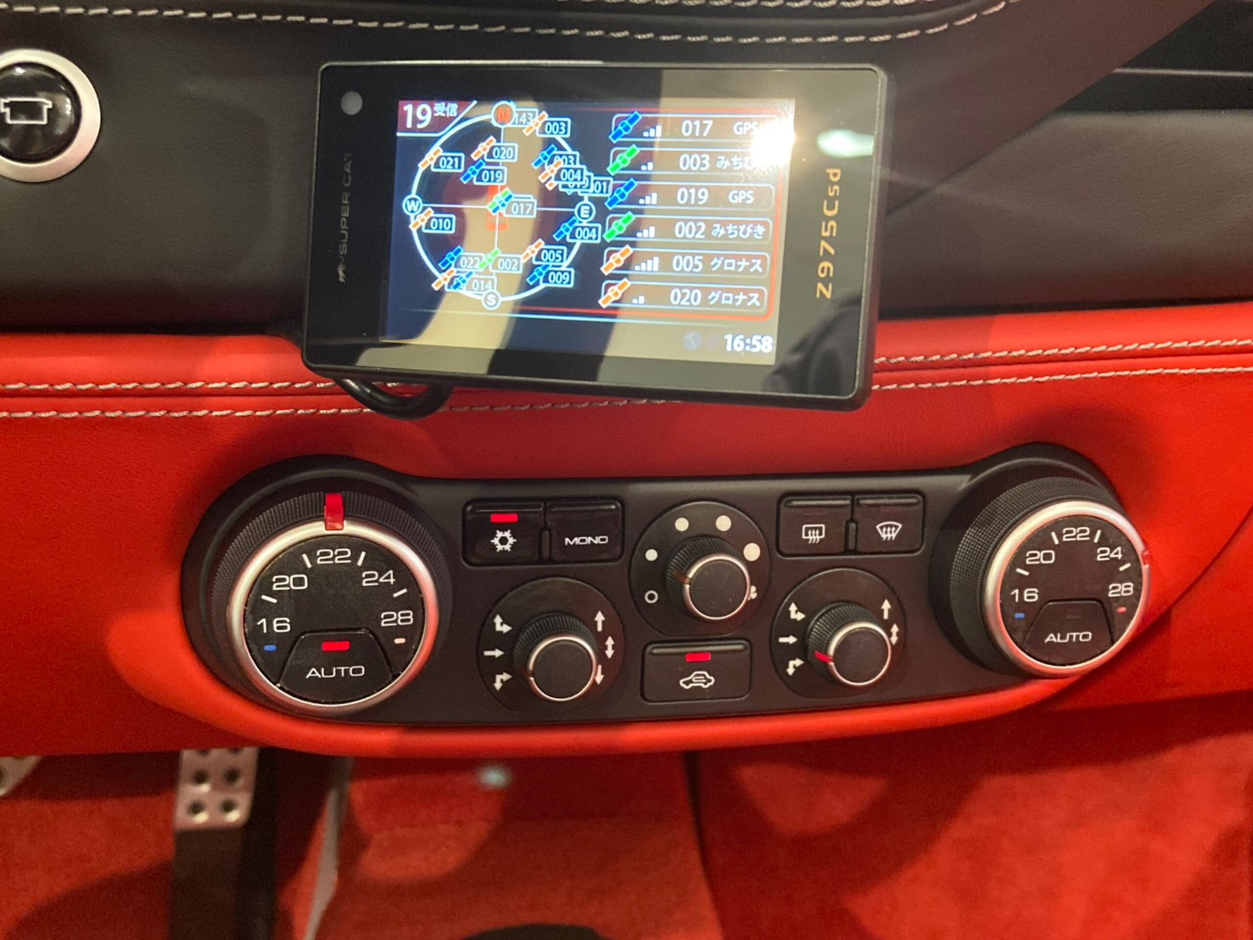 2016 Ferrari 488 Spider — Photo 27 / 35