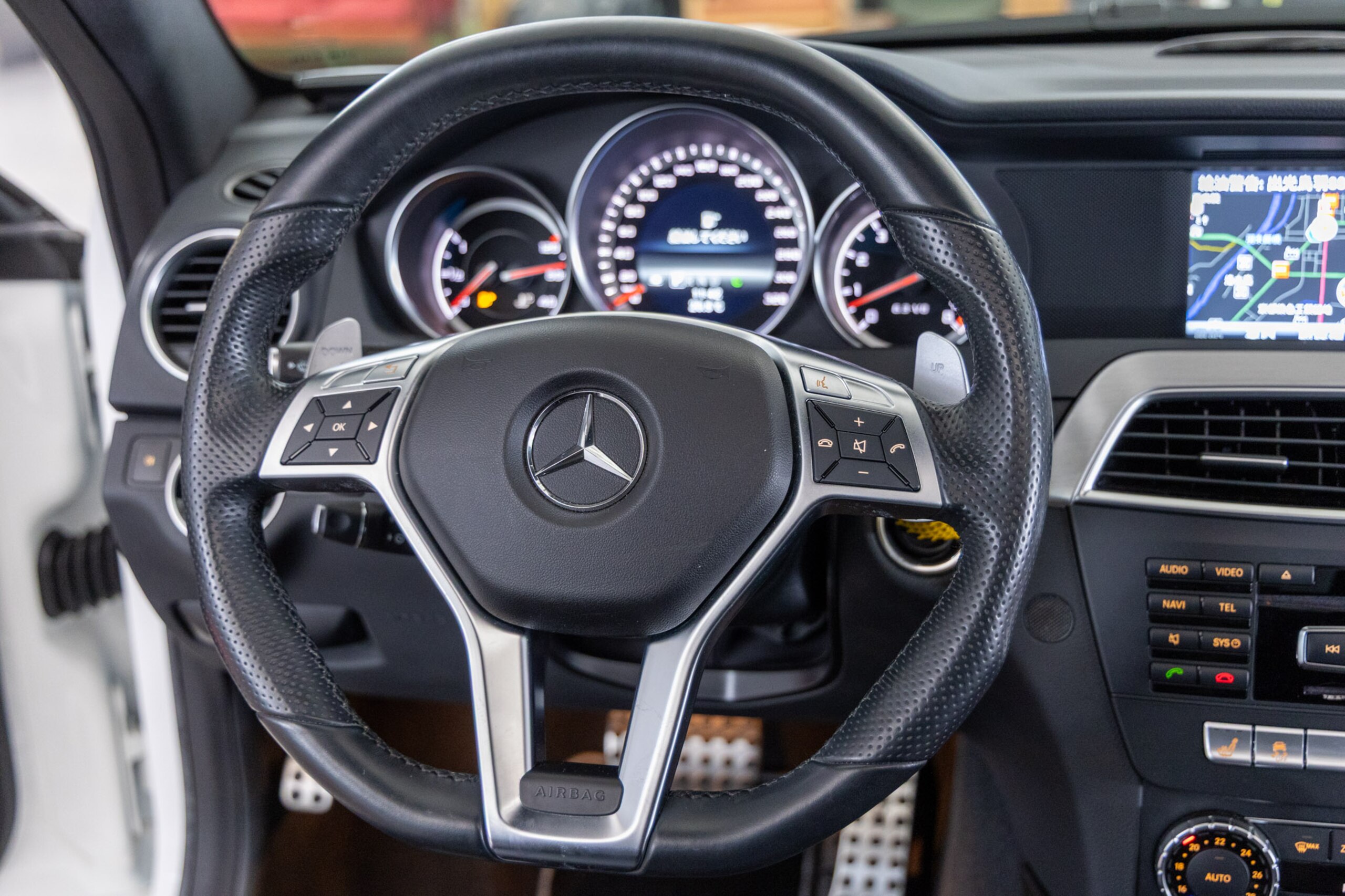 2013 Mercedes Benz C63 AMG Coupe — Photo 12 / 22