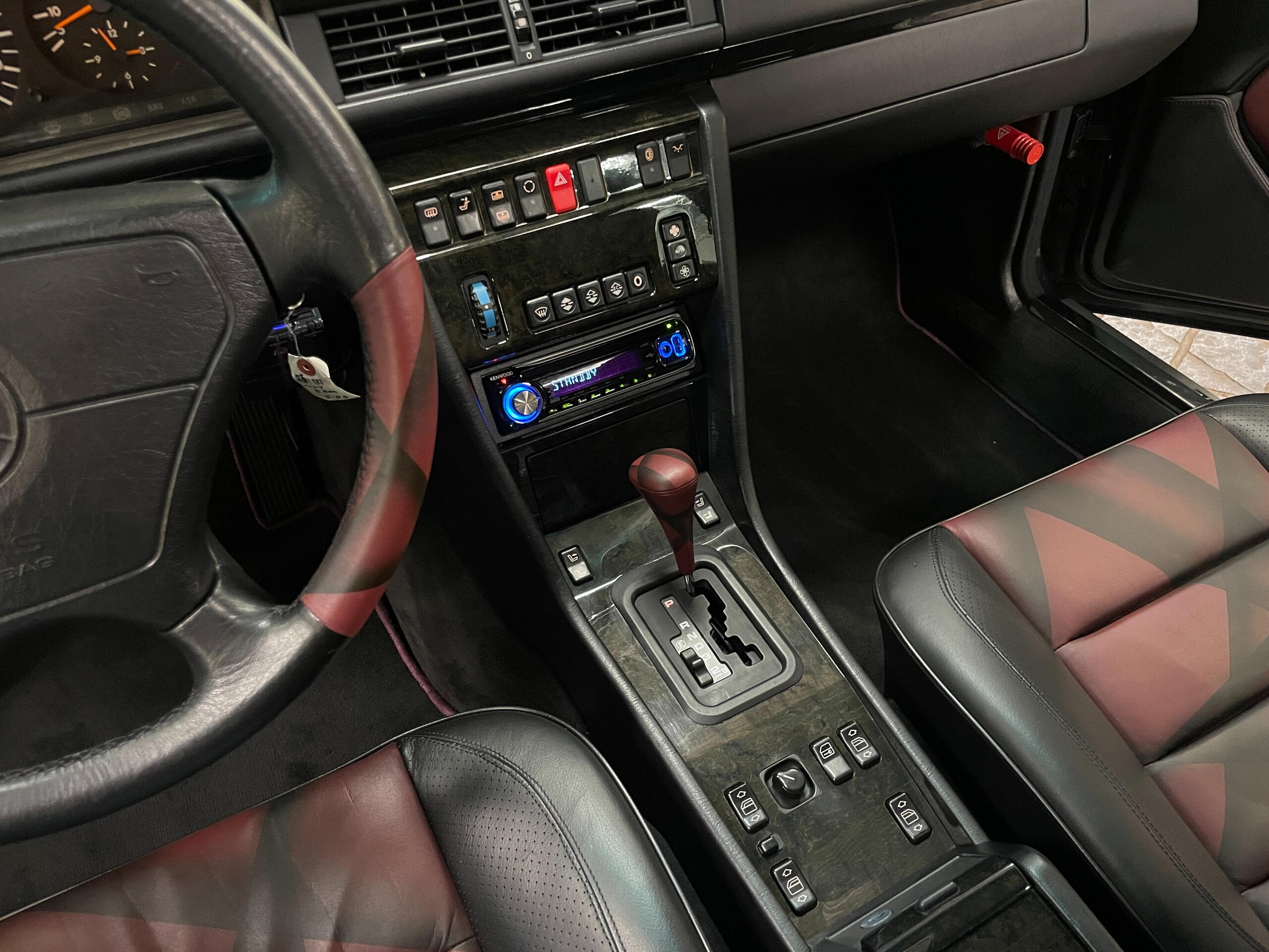 1994 Mercedes Benz E500 Limited — Photo 12 / 17