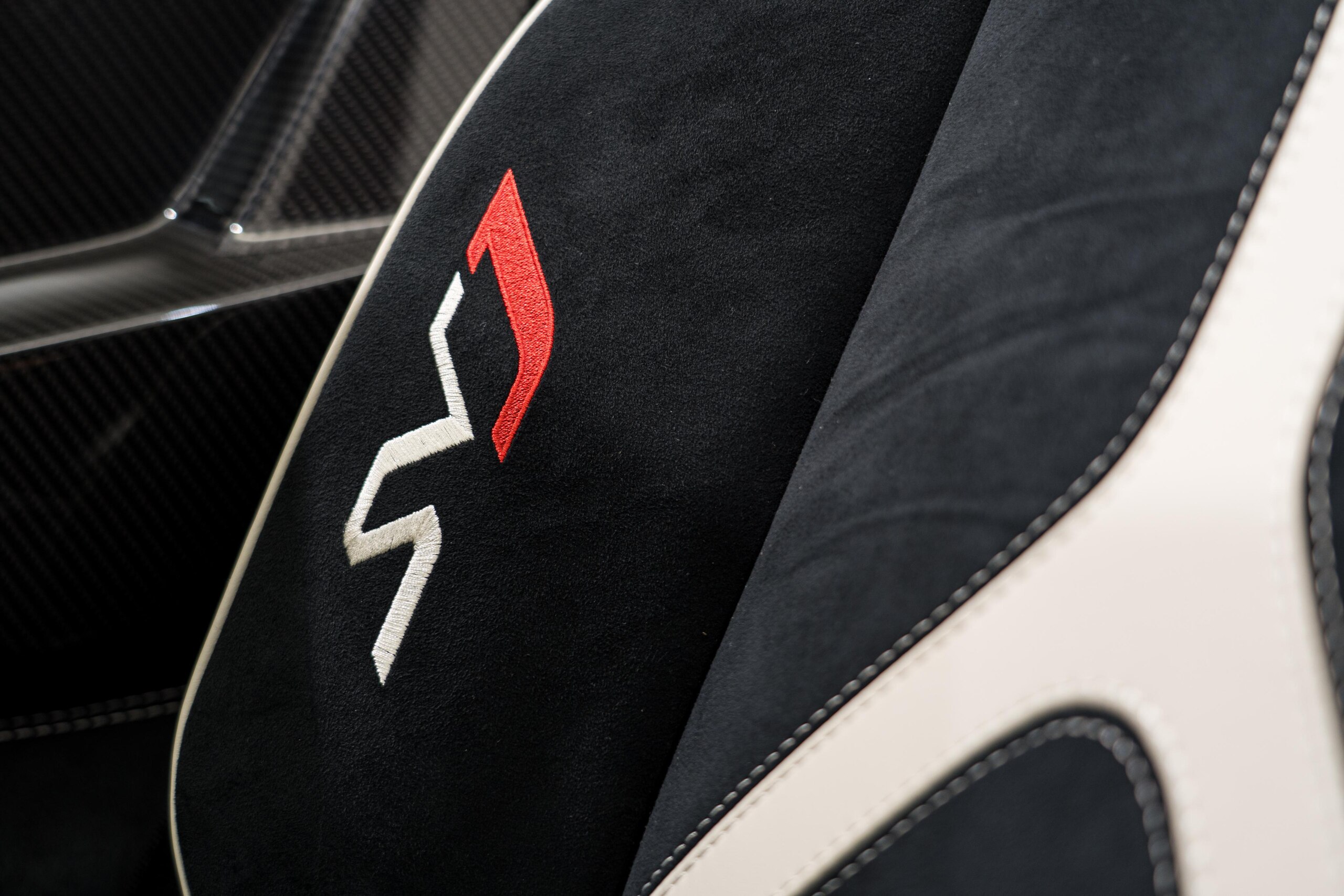 2021 Lamborghini Aventador SVJ Roadster — Photo 22 / 27