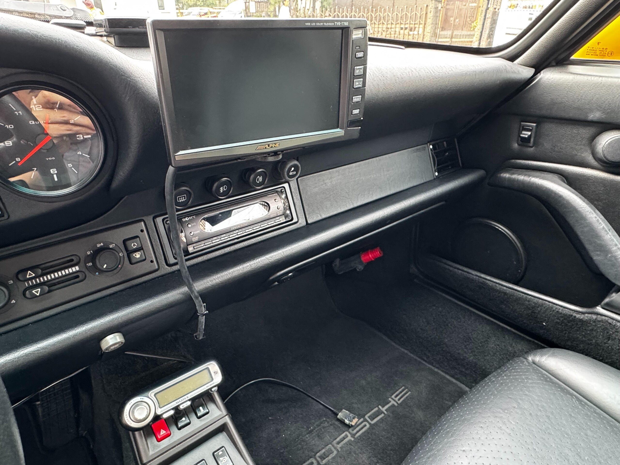 1995 Porsche 911 Carrera — Photo 8 / 11