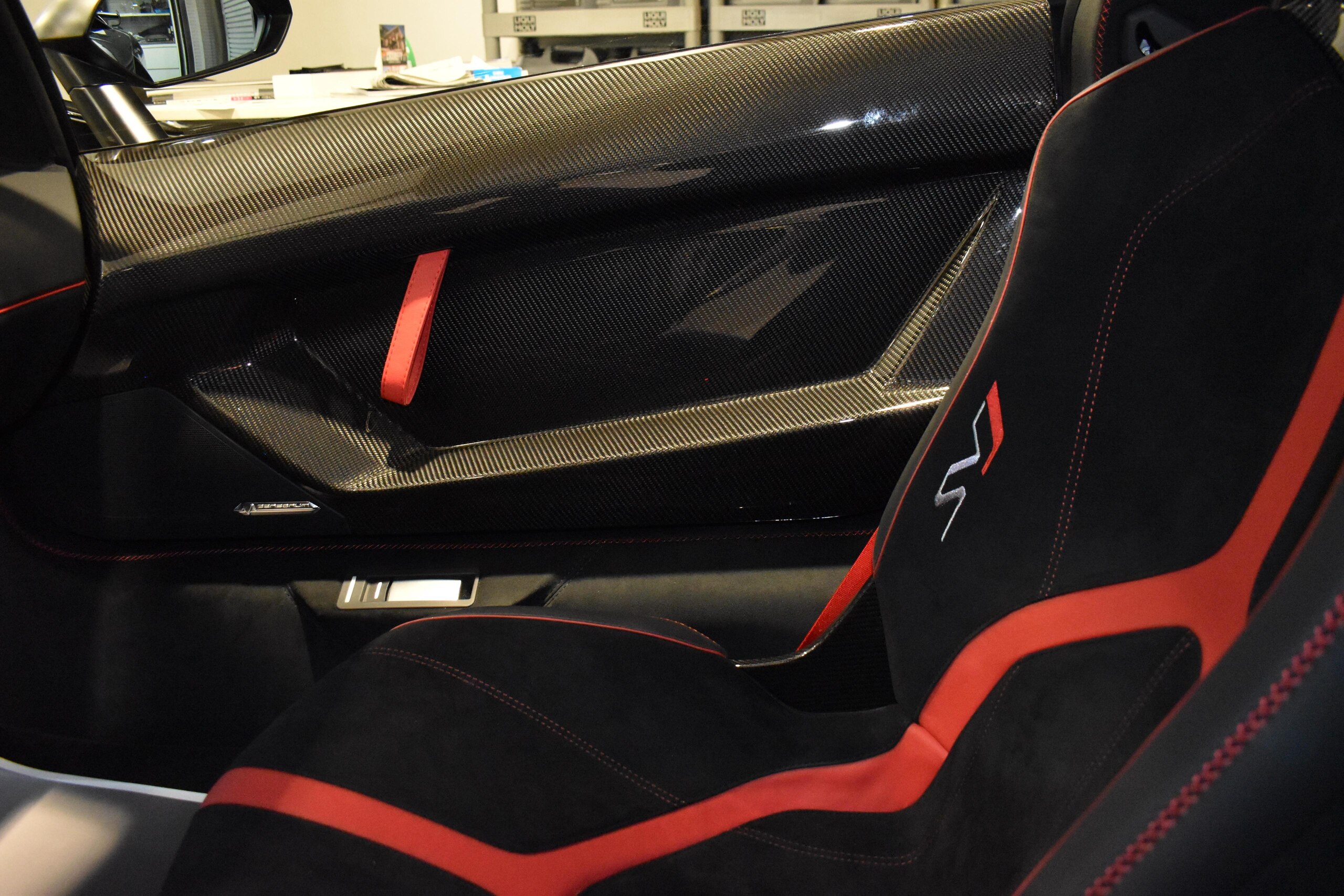 2019 Lamborghini Aventador SVJ — Photo 13 / 16