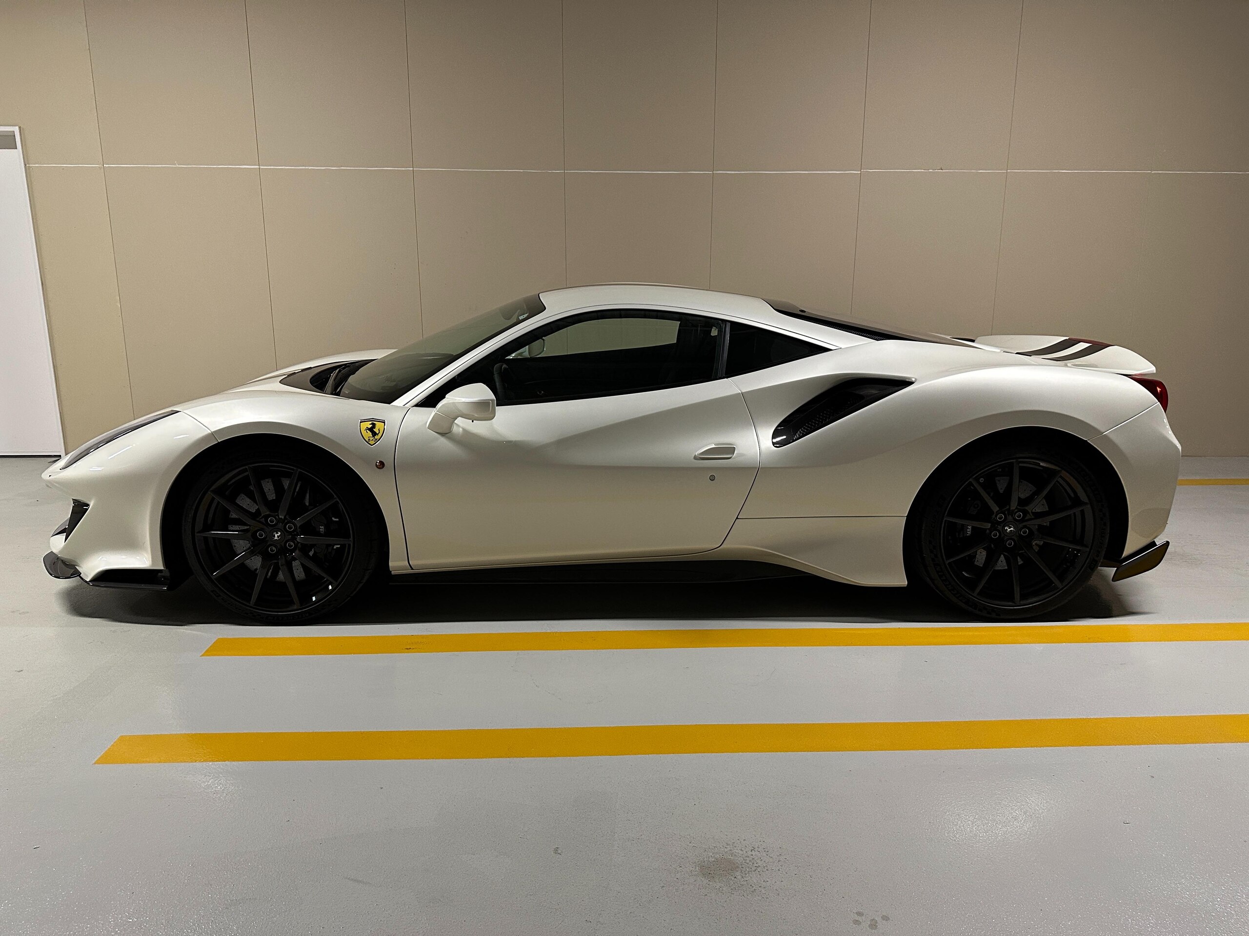 2019 Ferrari 488 Pista — Photo 6 / 17